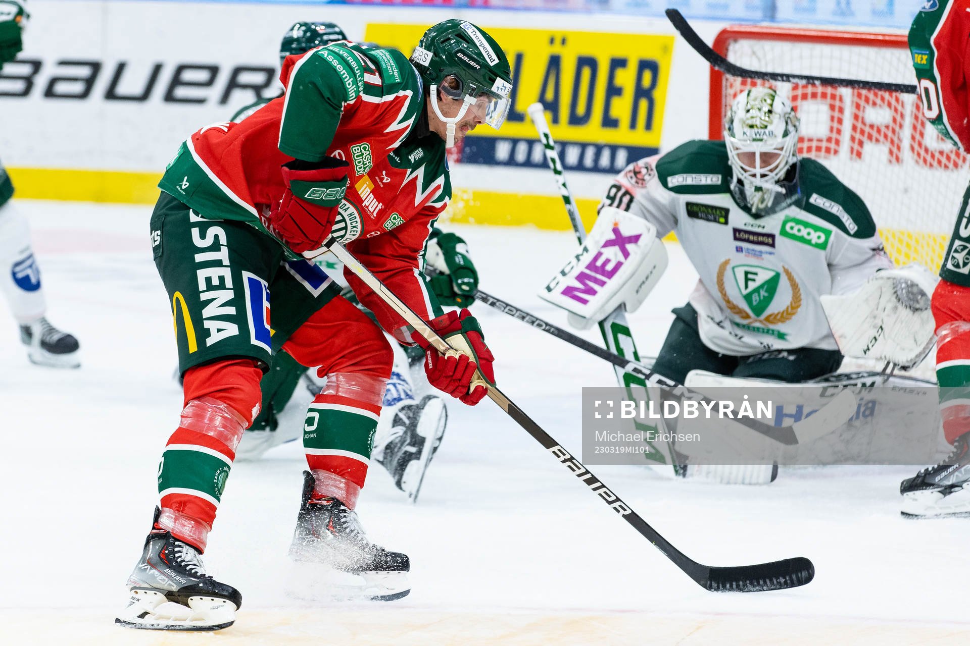 Frölundas Loui Eriksson och Färjestads målvakt Matthew