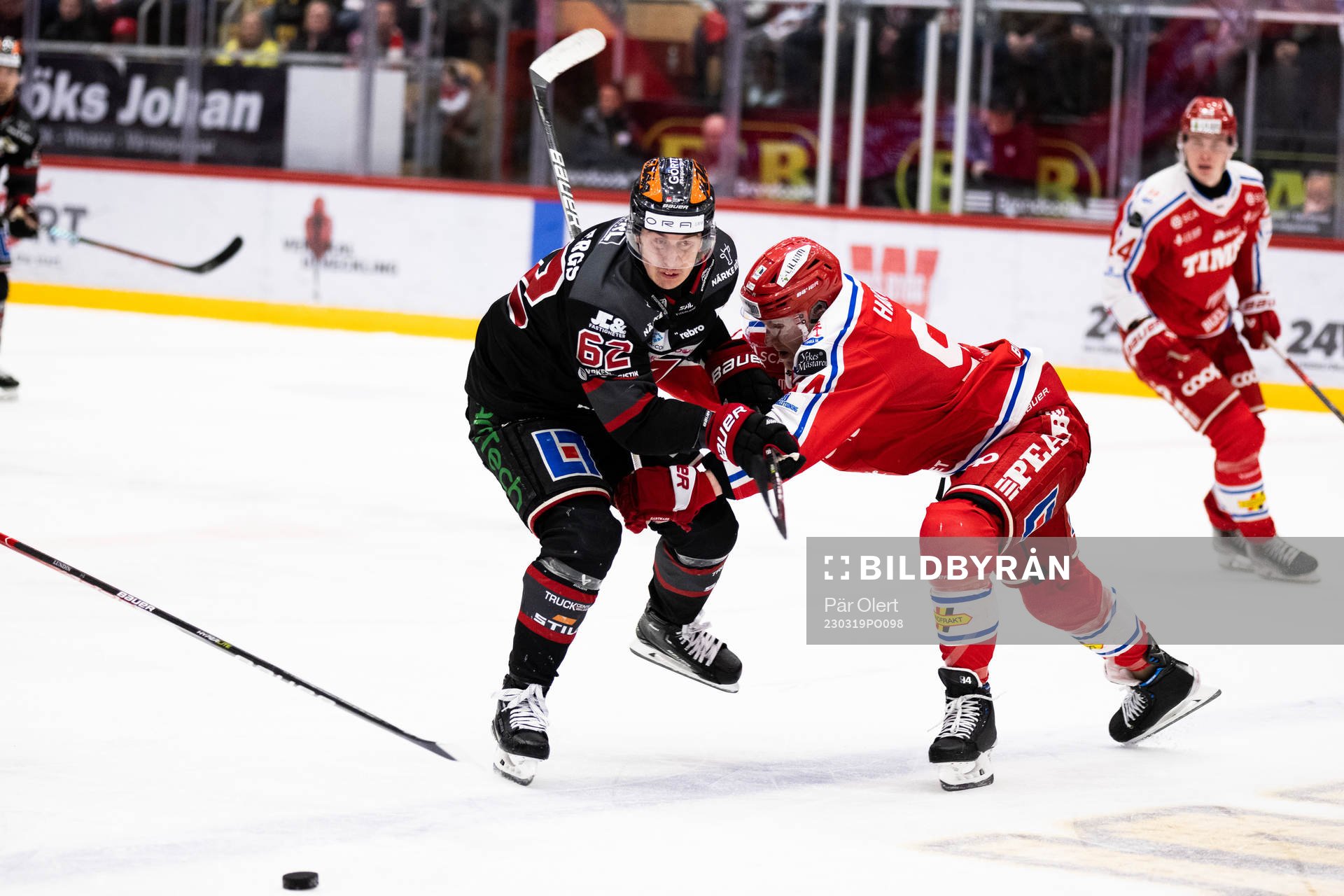 Örebros Robert Leino och Timrås Sebastian Hartmann