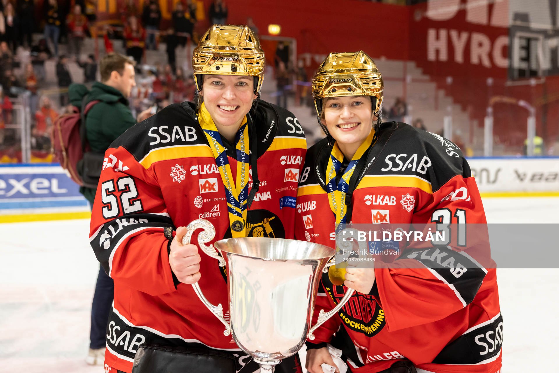 Luleås målvakt Sara Grahn  och målvakt Frida Axell
