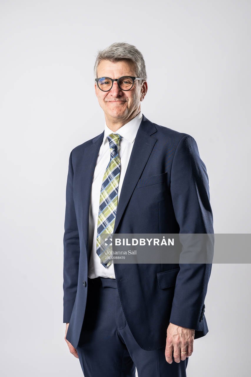 Jon-Ola Bergaplass, teknisk arkitektur SEF, poserar för ett porträtt under fotbollsallsvenskans upptaktsträff den 20 mars 2023 i Stockholm. 