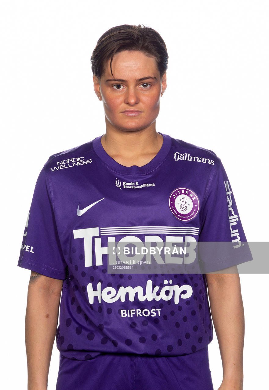 Jitex Ema Paljevic poserar för ett porträtt den 20 mars 2023 i Göteborg.