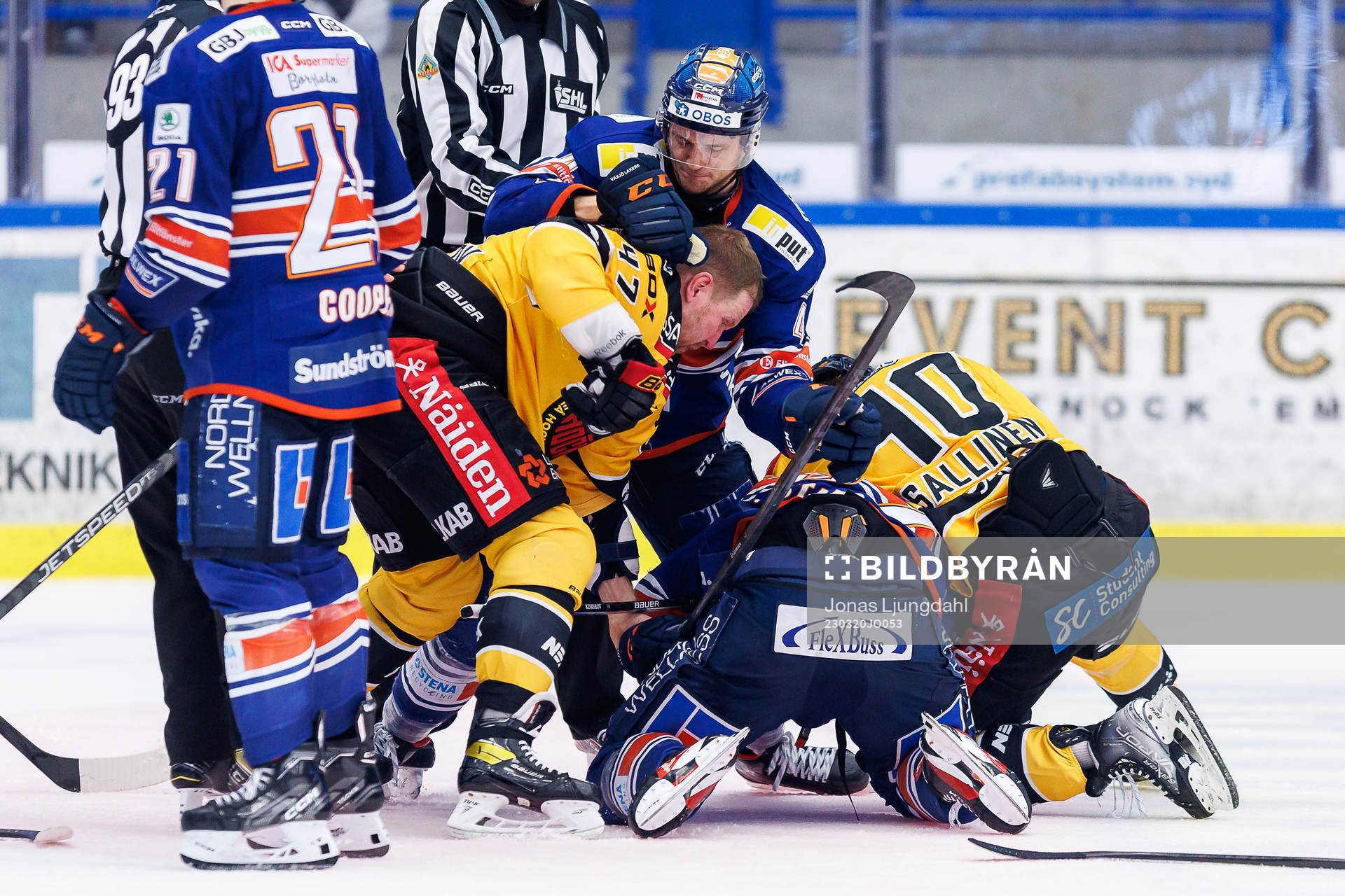 Växjös Keegan Lowe och Glenn Gustafsson i bråk med