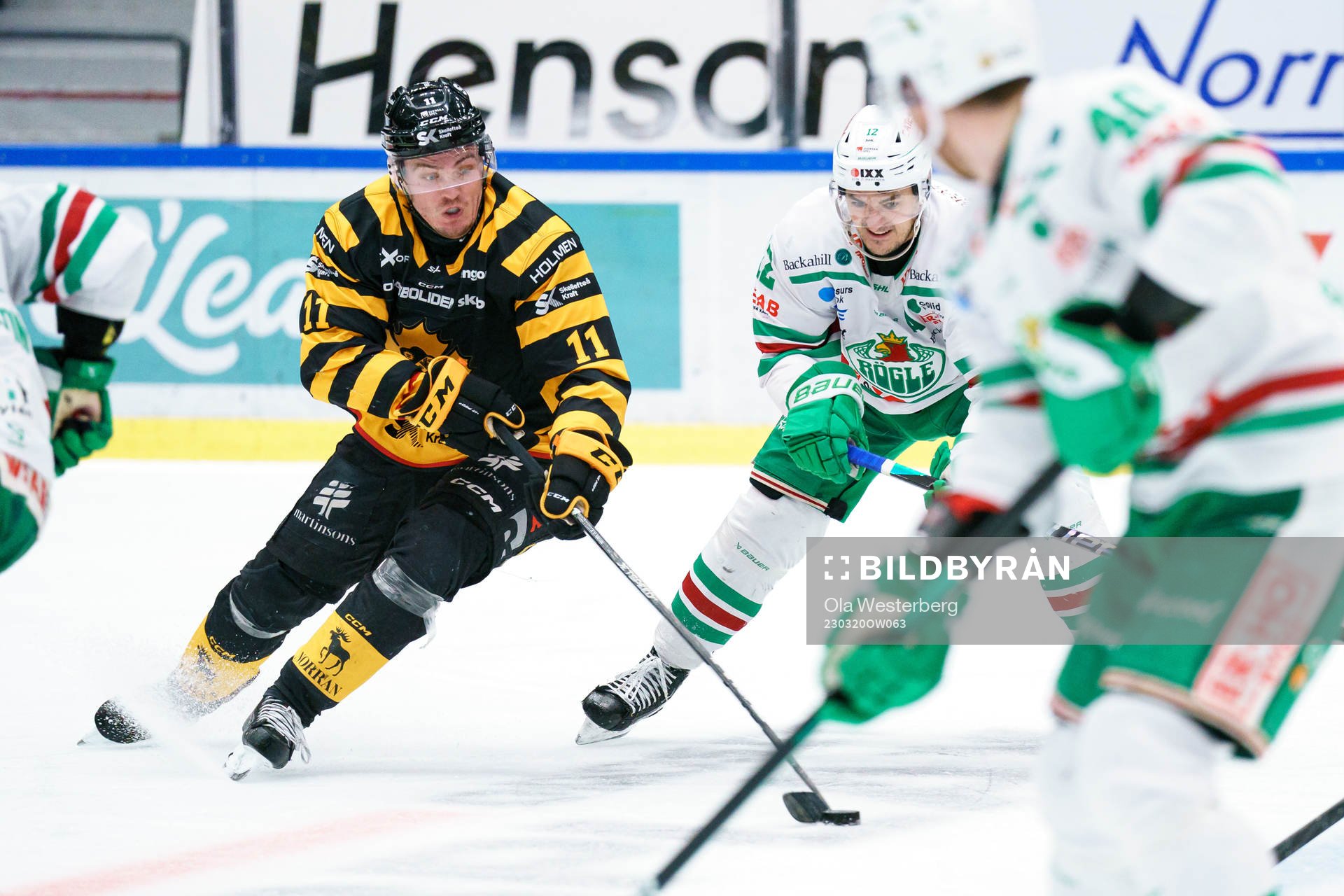 Skellefteås Max Lindholm och Rögles Brady Ferguson