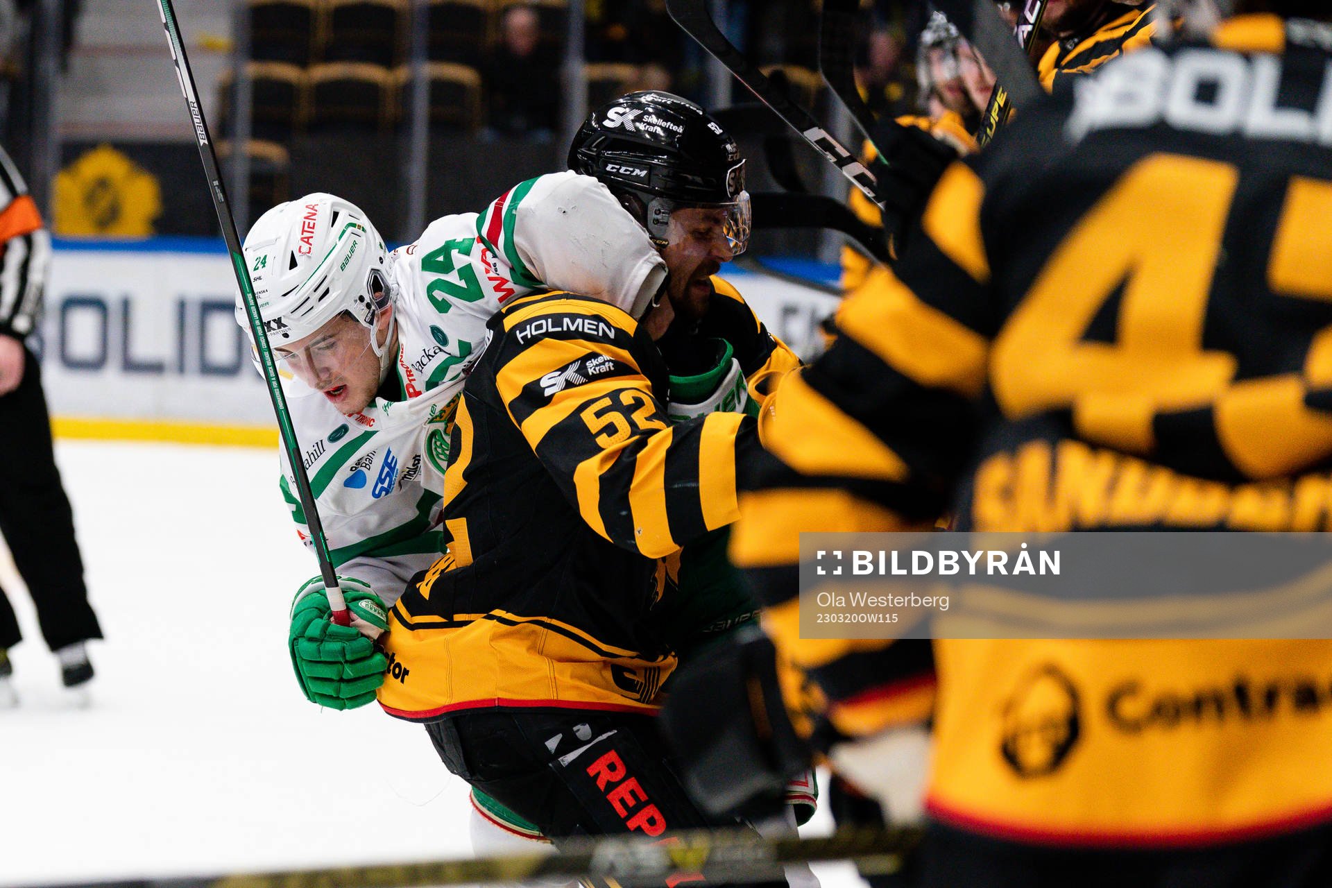 Rögles Marco Kasper och Skellefteå AIKs Arvid Lundberg