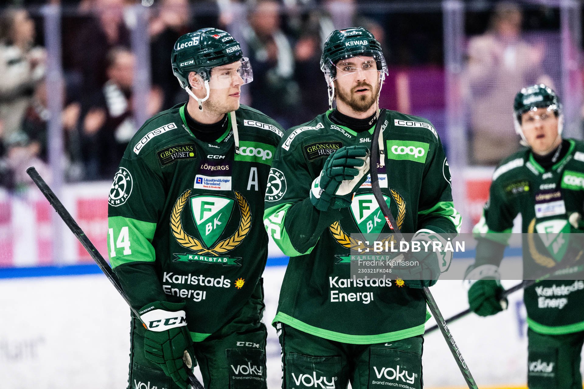 Färjestads Victor Ejdsell och August Tornberg jublar