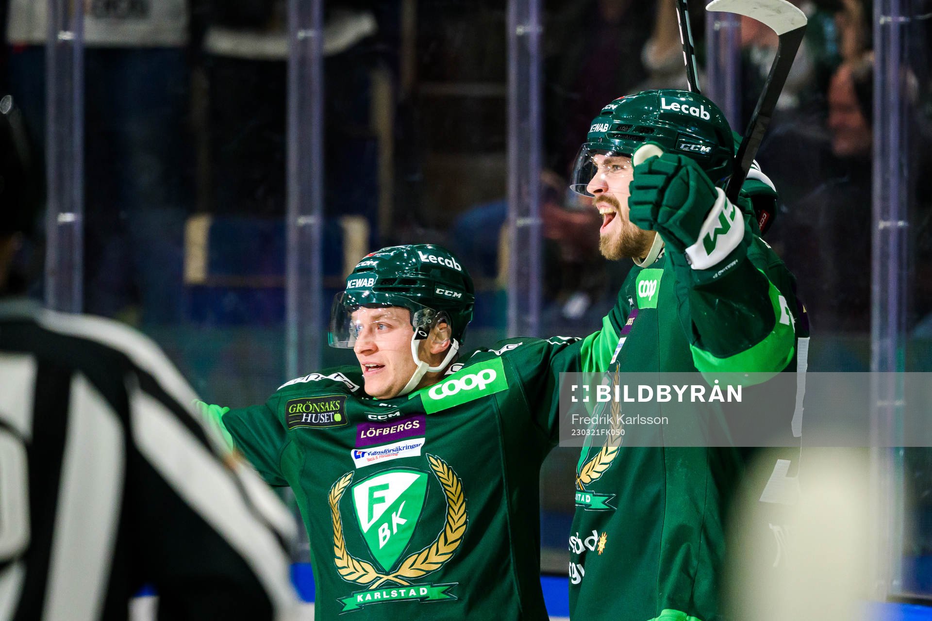 Färjestads Marcus Nilsson och August Tornberg jublar