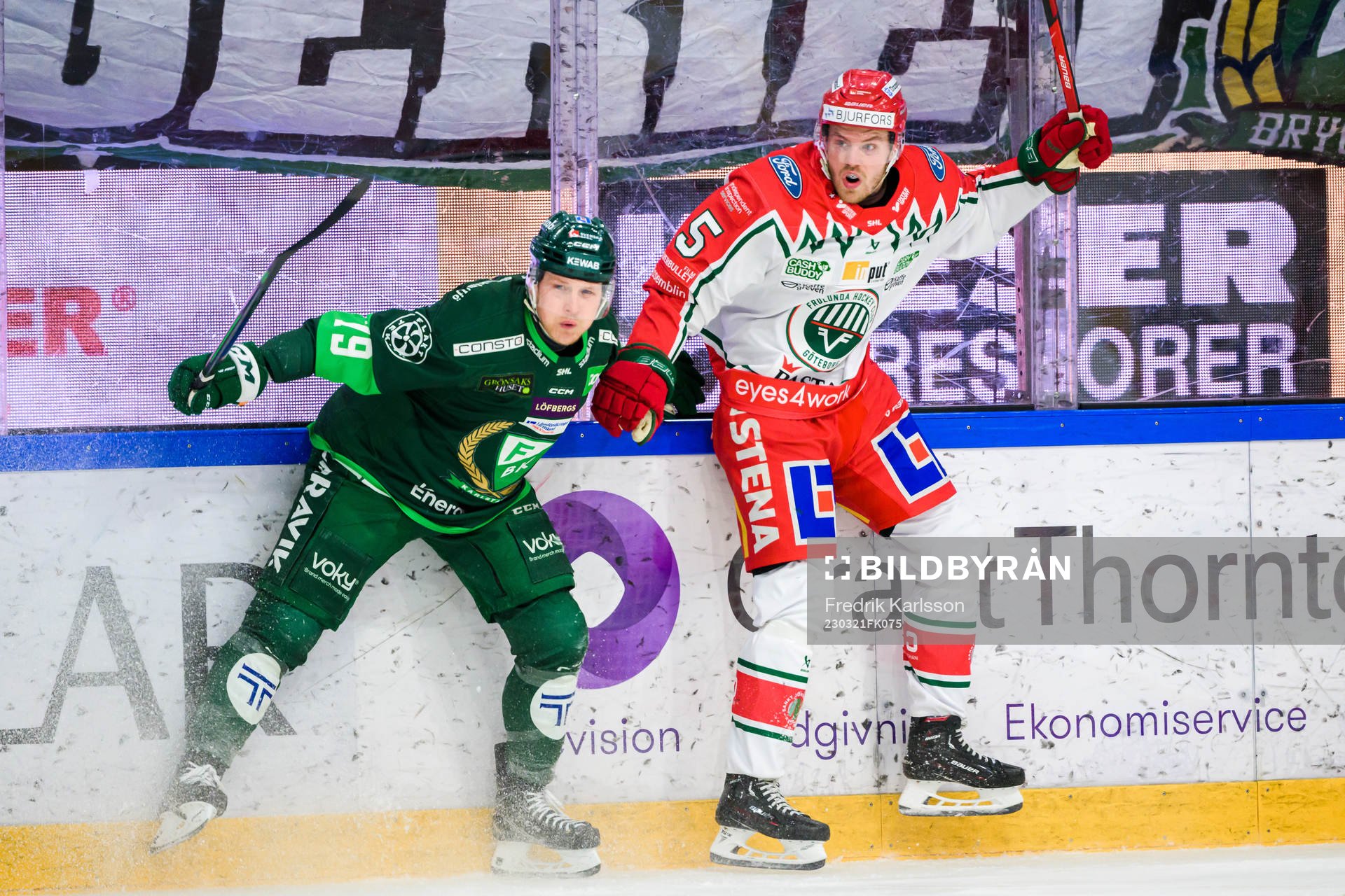 Färjestads Patrik Lundh och Frölundas Filip Johansson
