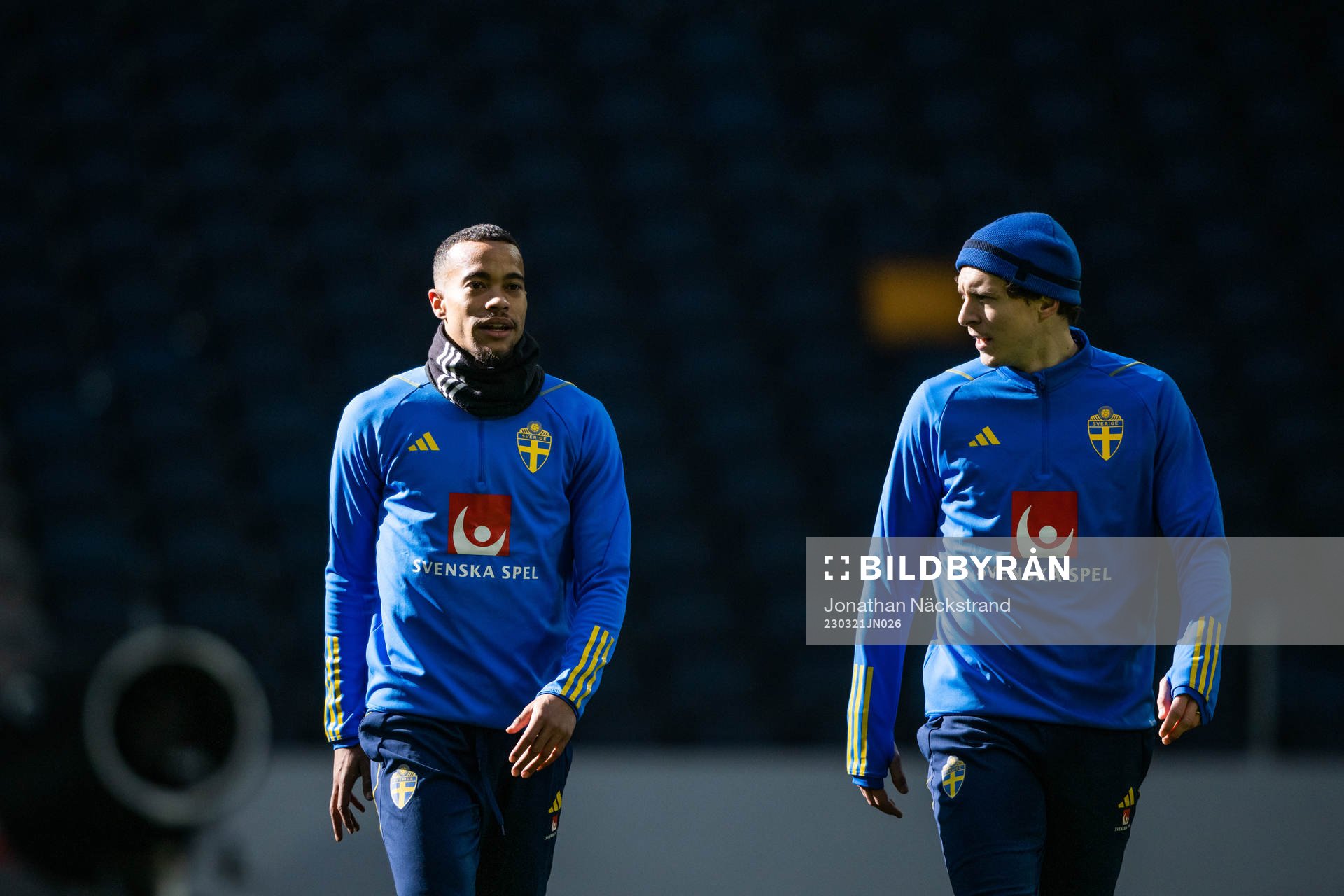 Robin Quaison and Victor Nilsson Lindelöf of the Swedish