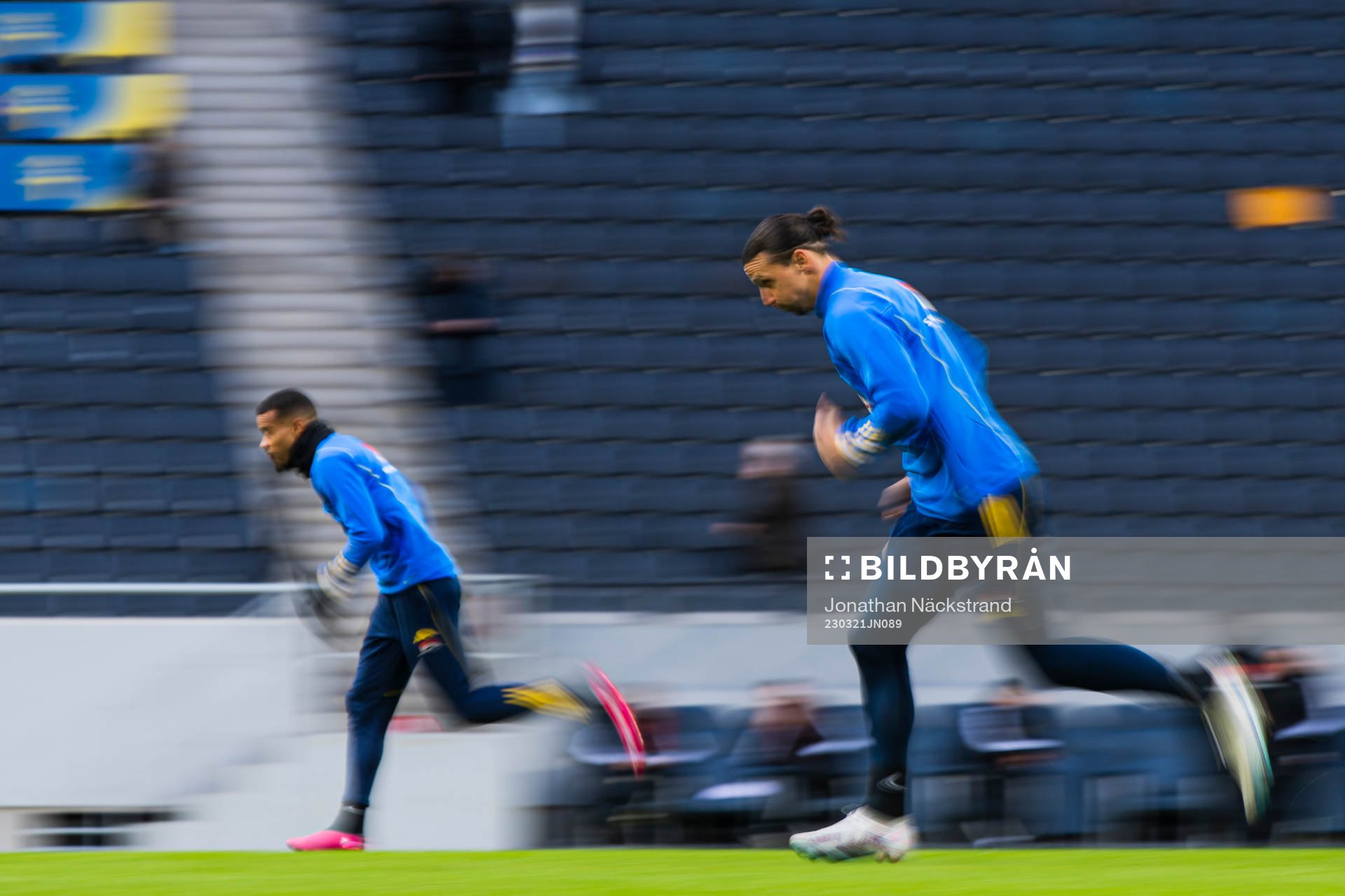 Zlatan Ibrahimovic and Robin Quaison of the Swedish