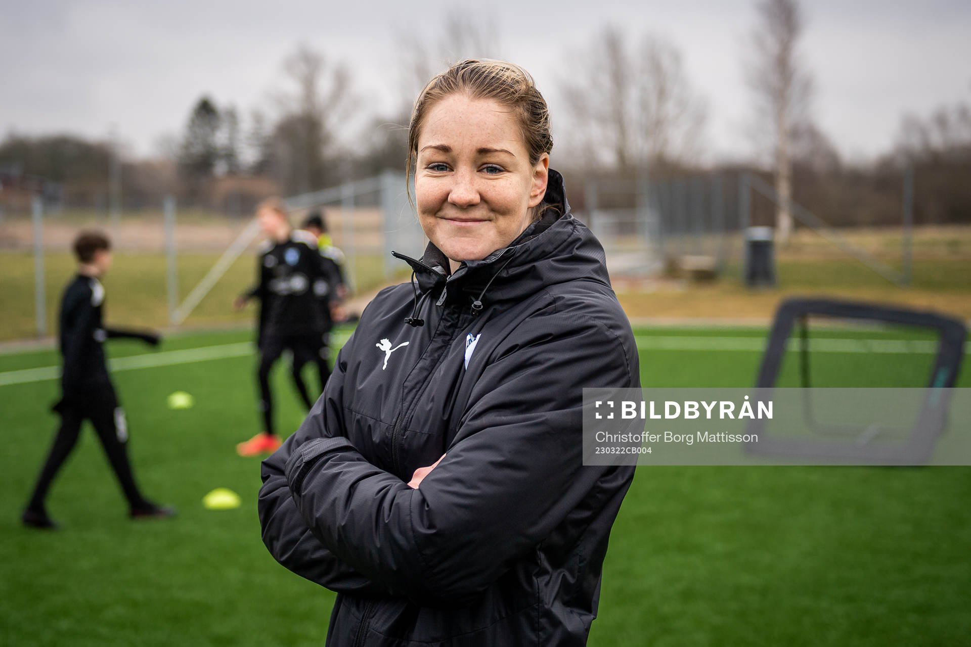 Mia Carlsson, instruktör i MFF-akademi poserar för ett porträtt under en fotografering den 22 mars 2023 i Fjälkinge. 