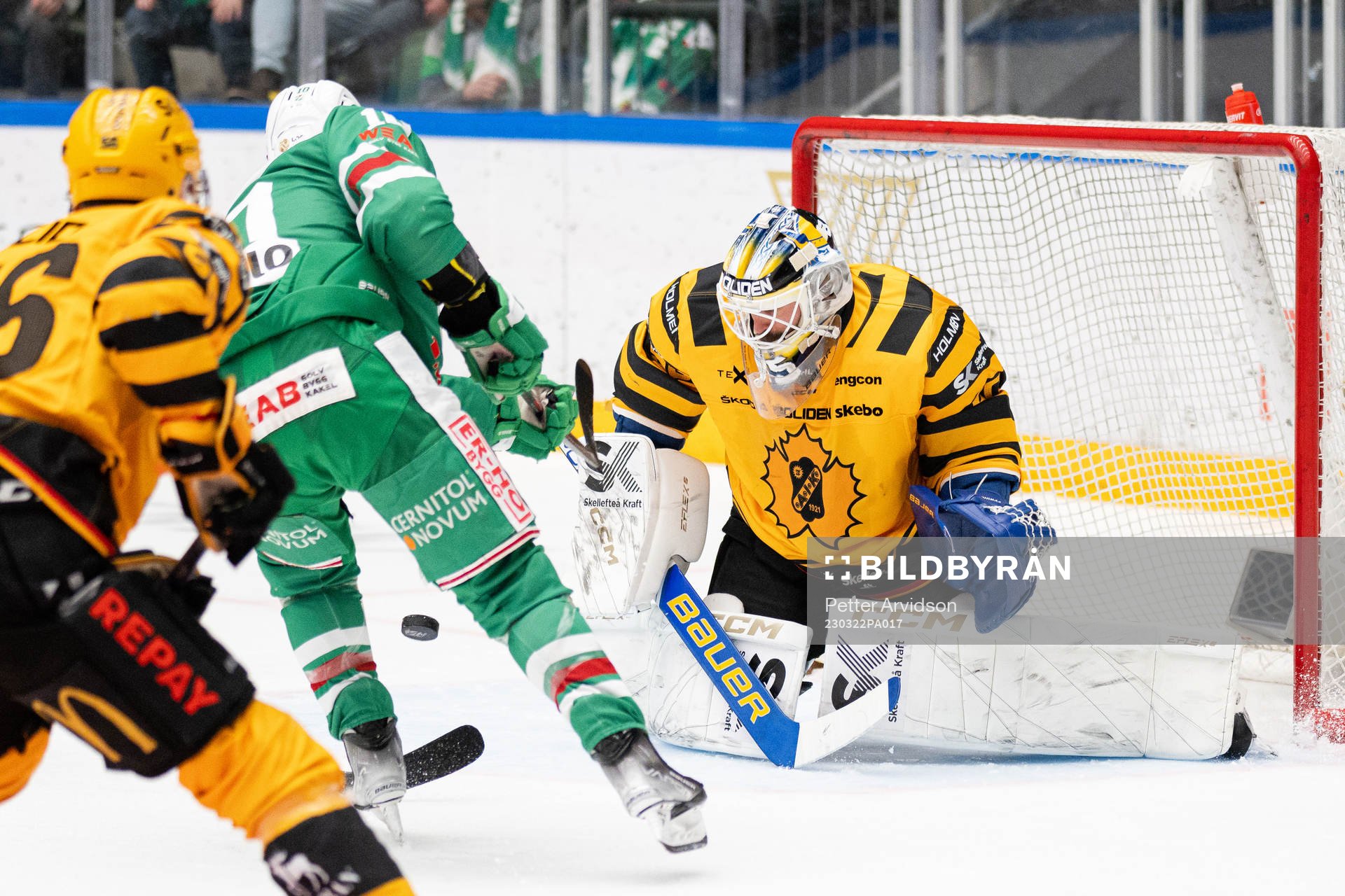 Rögles Simon Hjalmarsson oroar framför Skellefteås