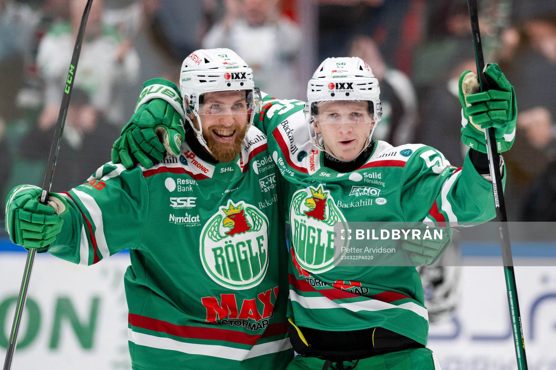 Rögles Vojtech Mozik och Adam Engström jublar