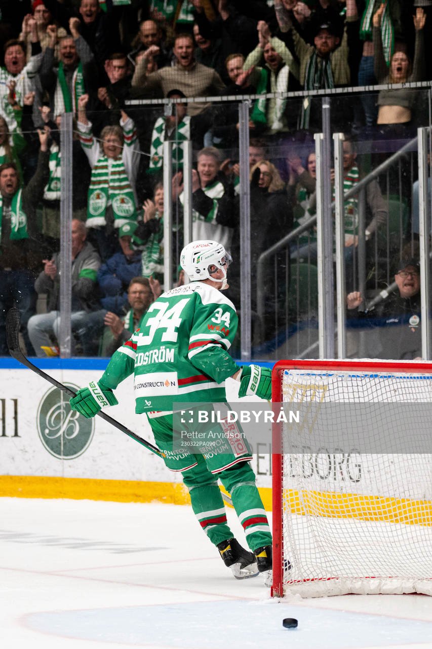 Rögles Adam Edström jublar
