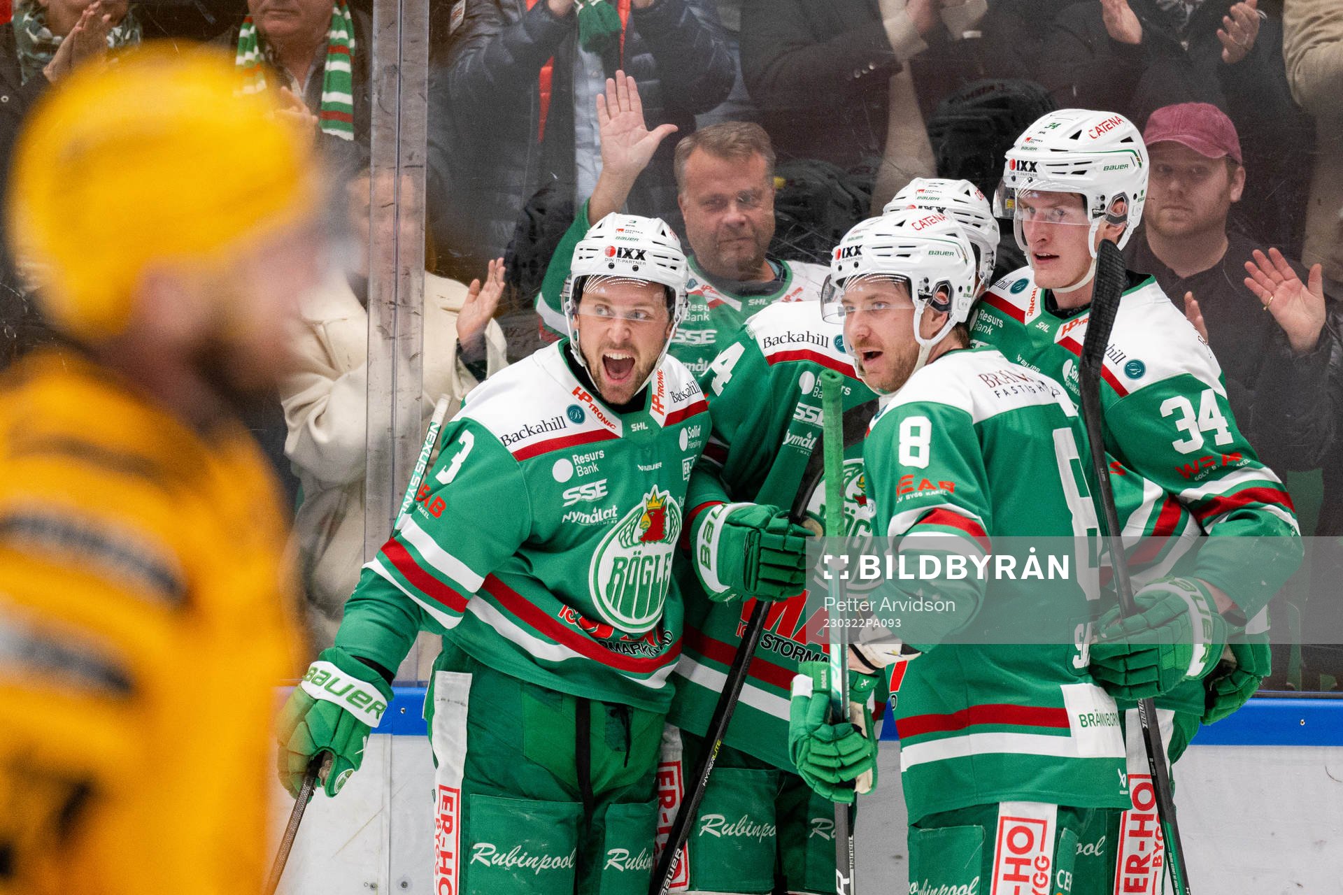 Rögles Michael Kapla, Linus Sandin och Adam Edström jublar