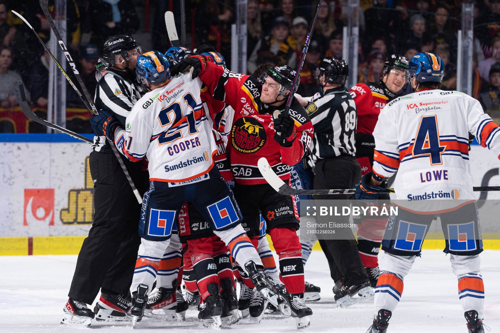 Bråk mellan Växjös Brian Cooper och Luleås Joonas Rask