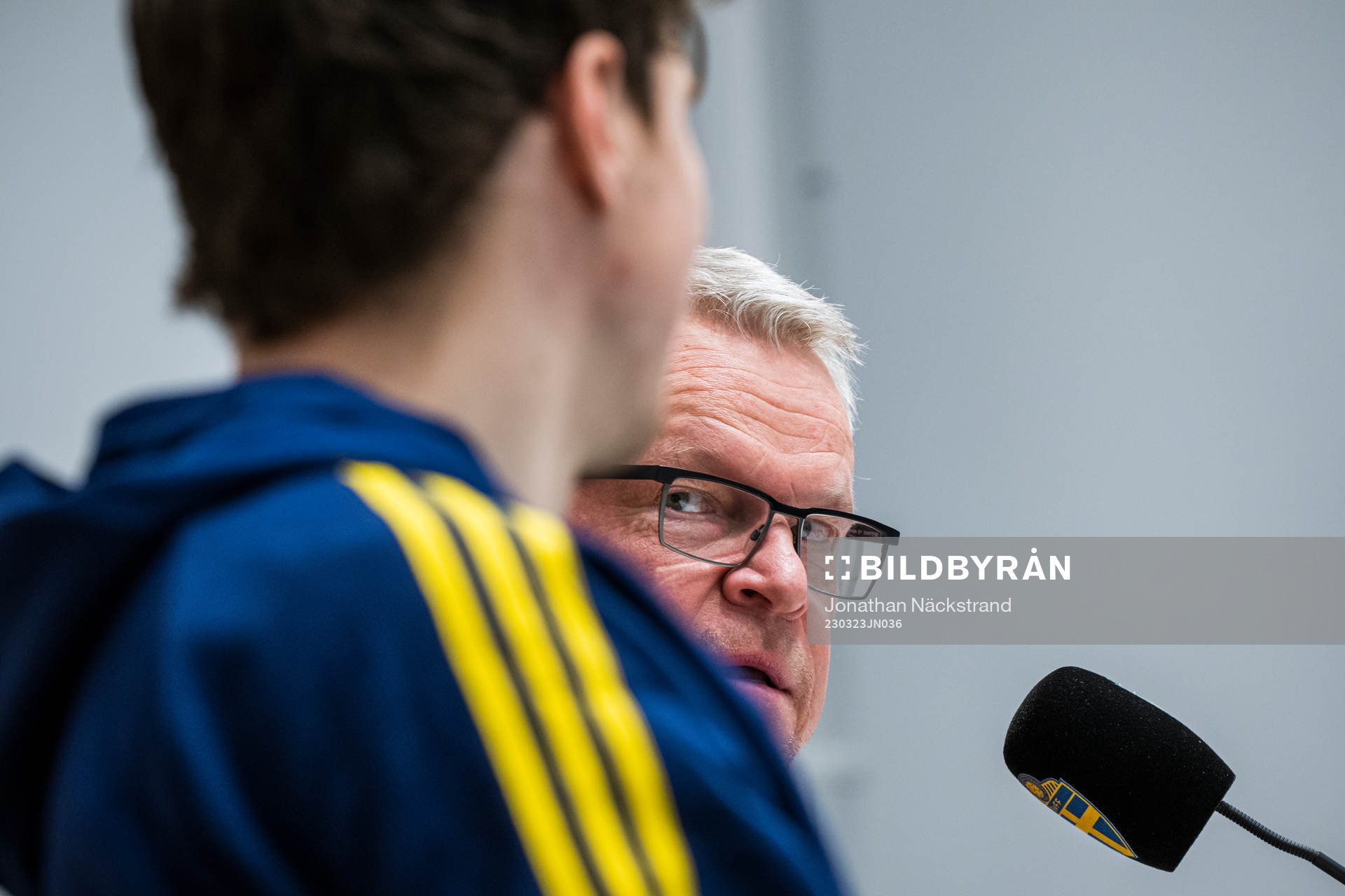 Head coach Janne Andersson and Victor Nilsson Lindelöf of
