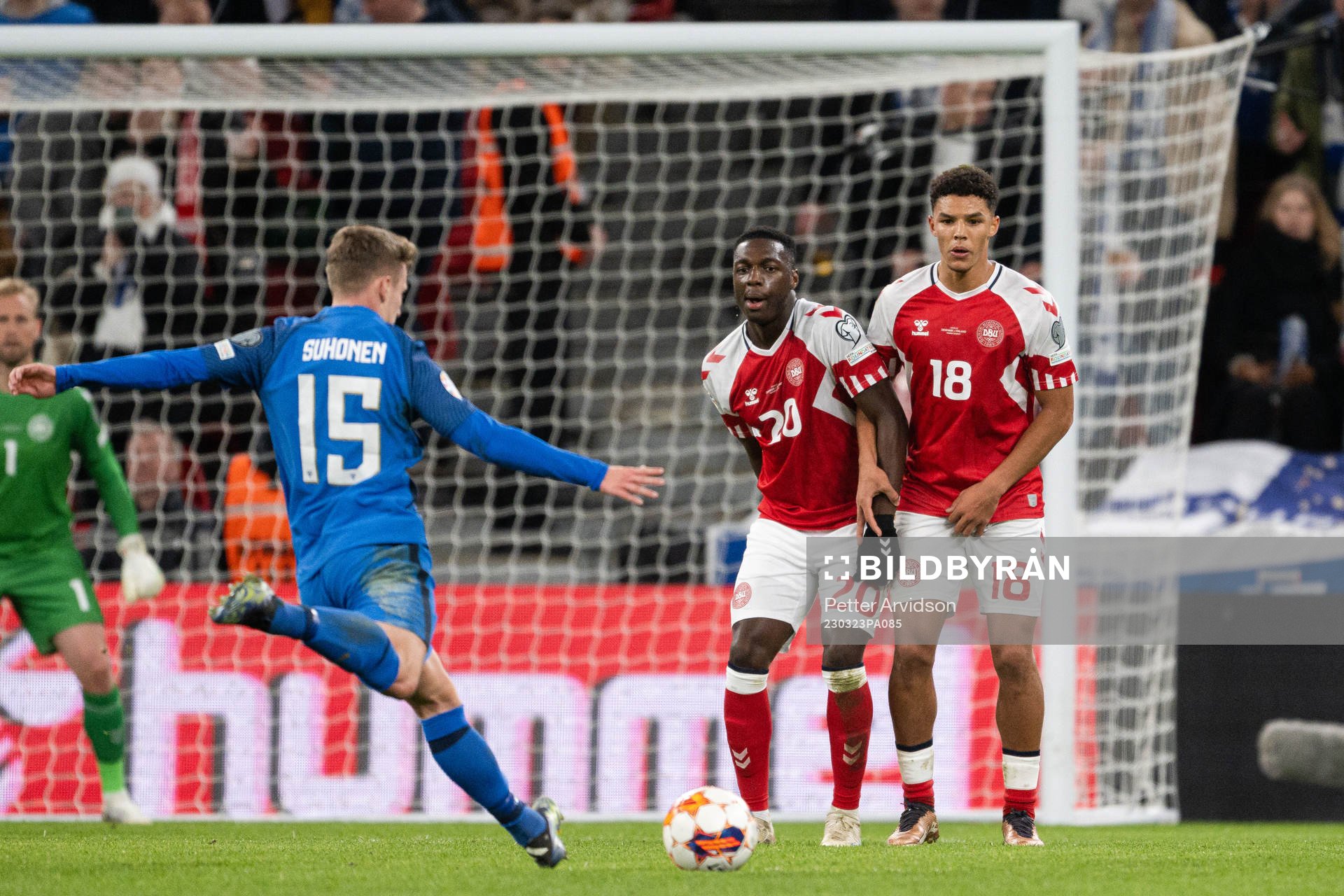 Anssi Suhonen of Finland against Mohamed Daramy and