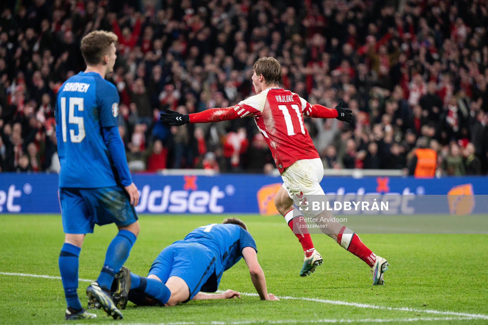Rasmus Højlund of Denmark celebrate the 3-1 goal during the UEFA Euro Qualifier football match between Denmark and Finland on March 23, 2023 in Copenhagen.