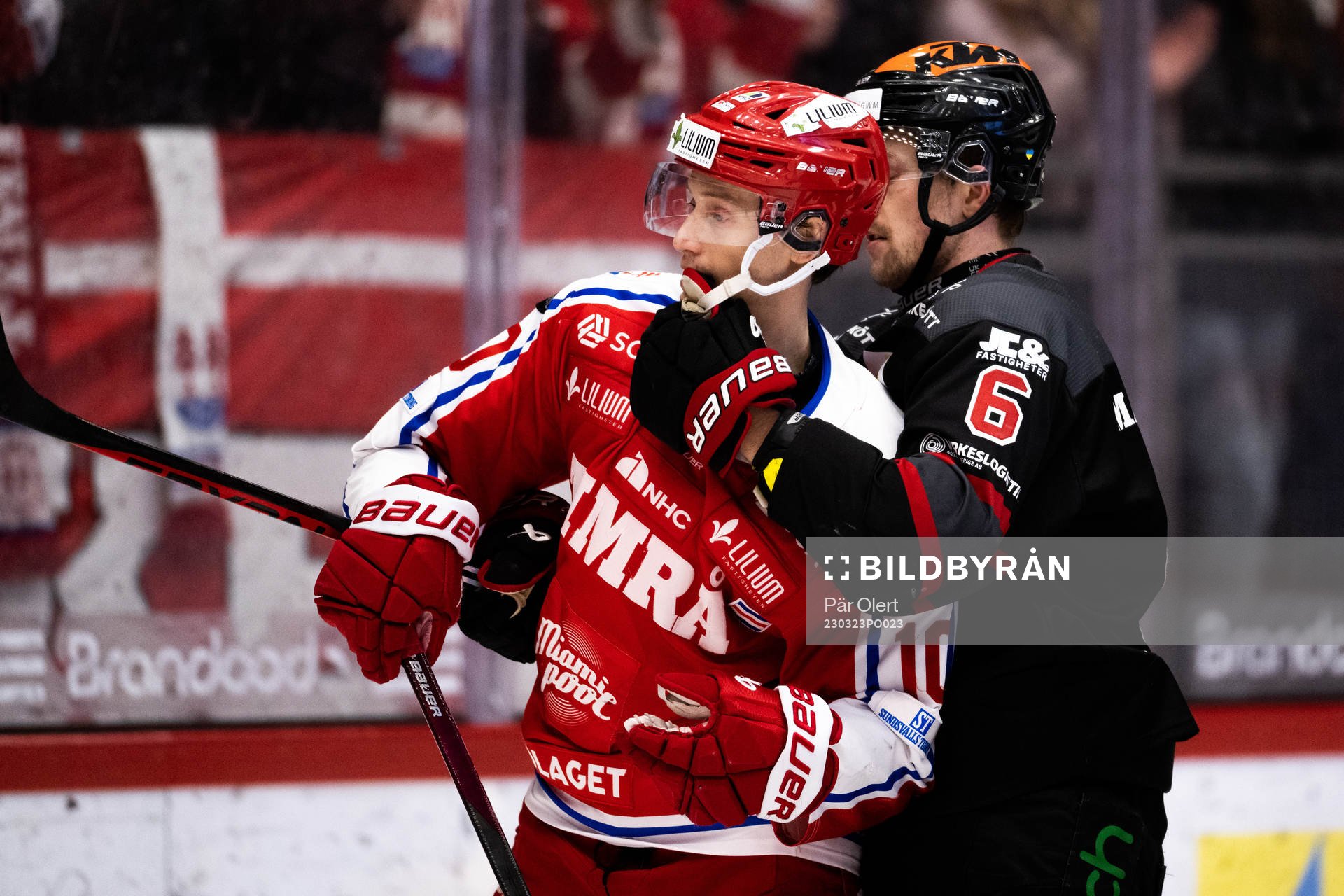 Timrås Robin Alvarez och Örebros Filip Berglund