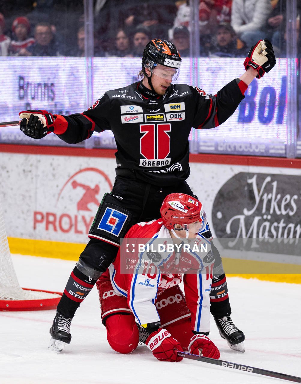 Örebros Christopher Mastomäki och Timrås Robin Alvarez