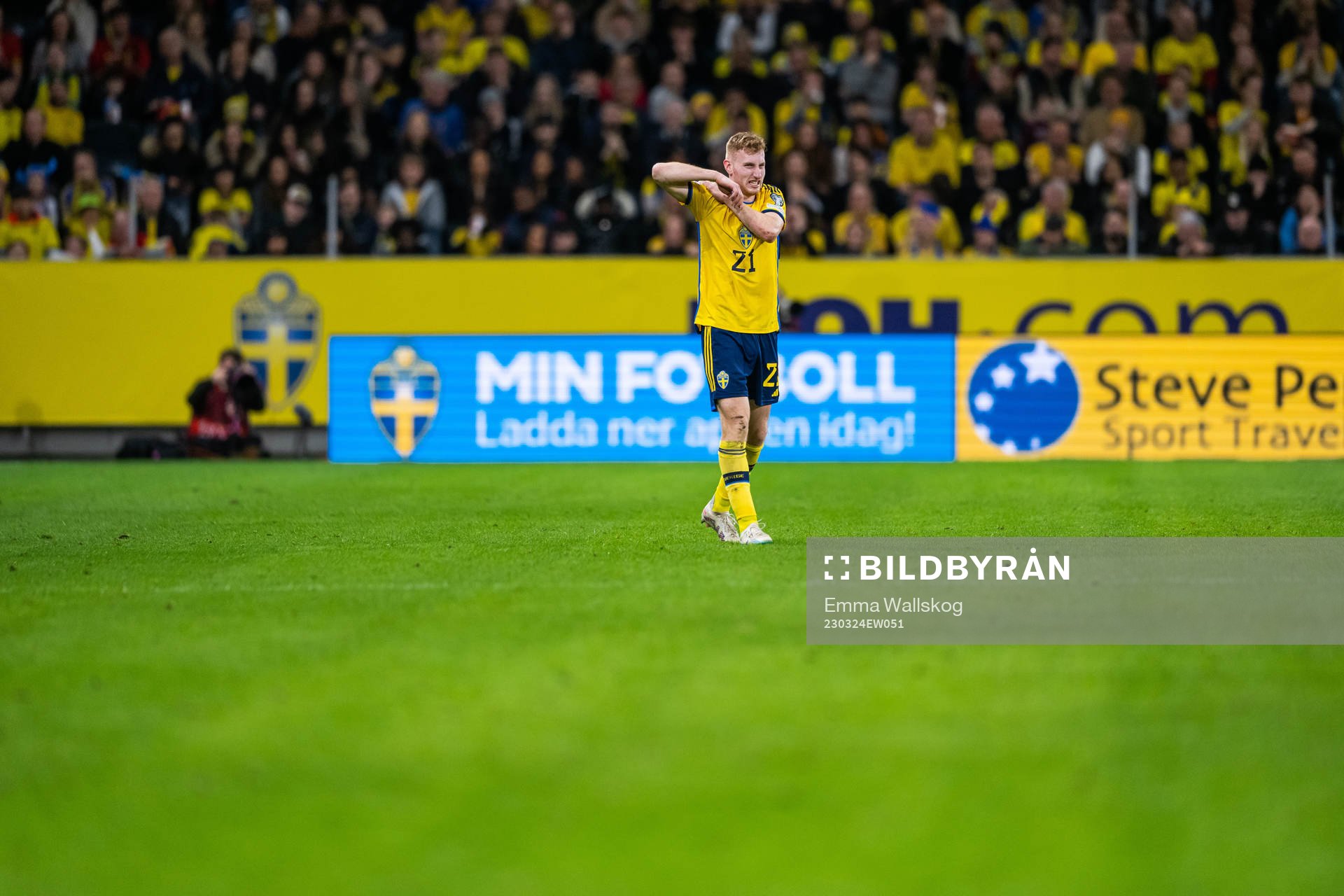 Dejan Kulusevski of Sweden in pain