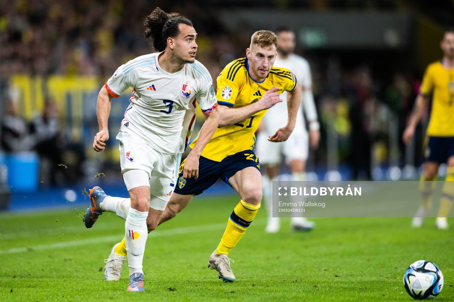 Arthur Theate of Belgium and Dejan Kulusevski of Sweden