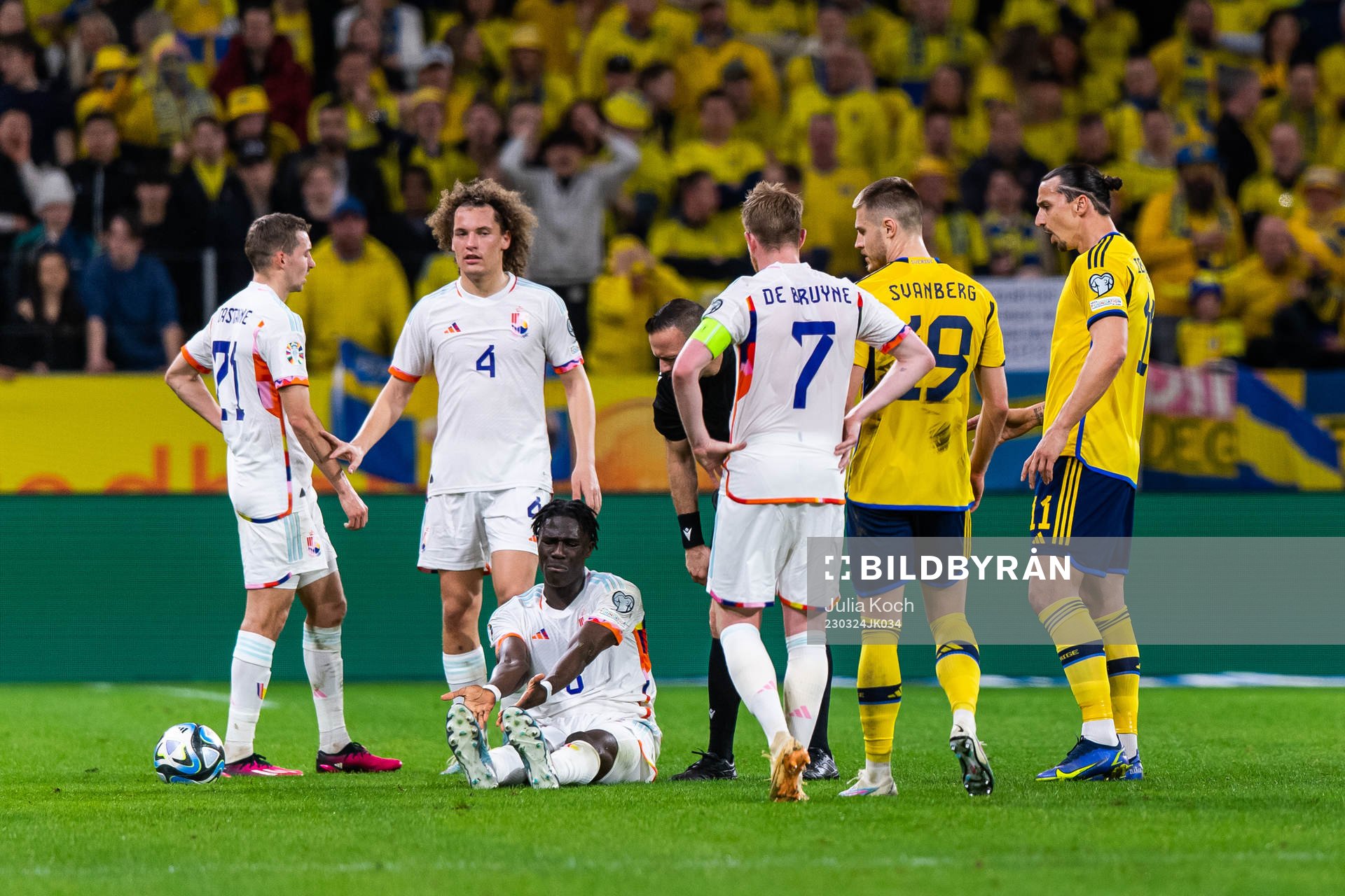 Timothy Castagne, Wout Faes and Kevin de Bruyne see to