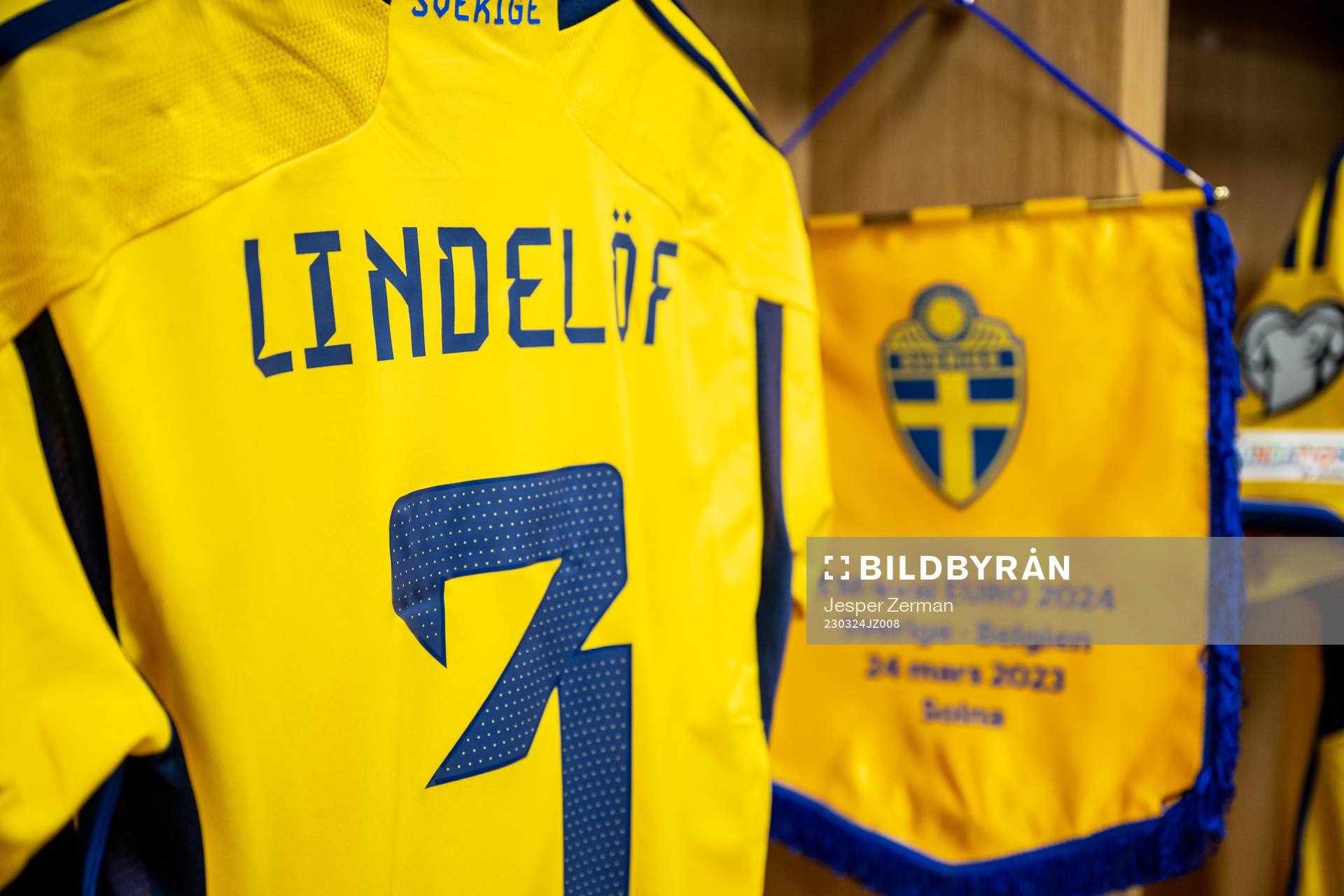 A banner next to the jersey of Victor Nilsson Lin delöf