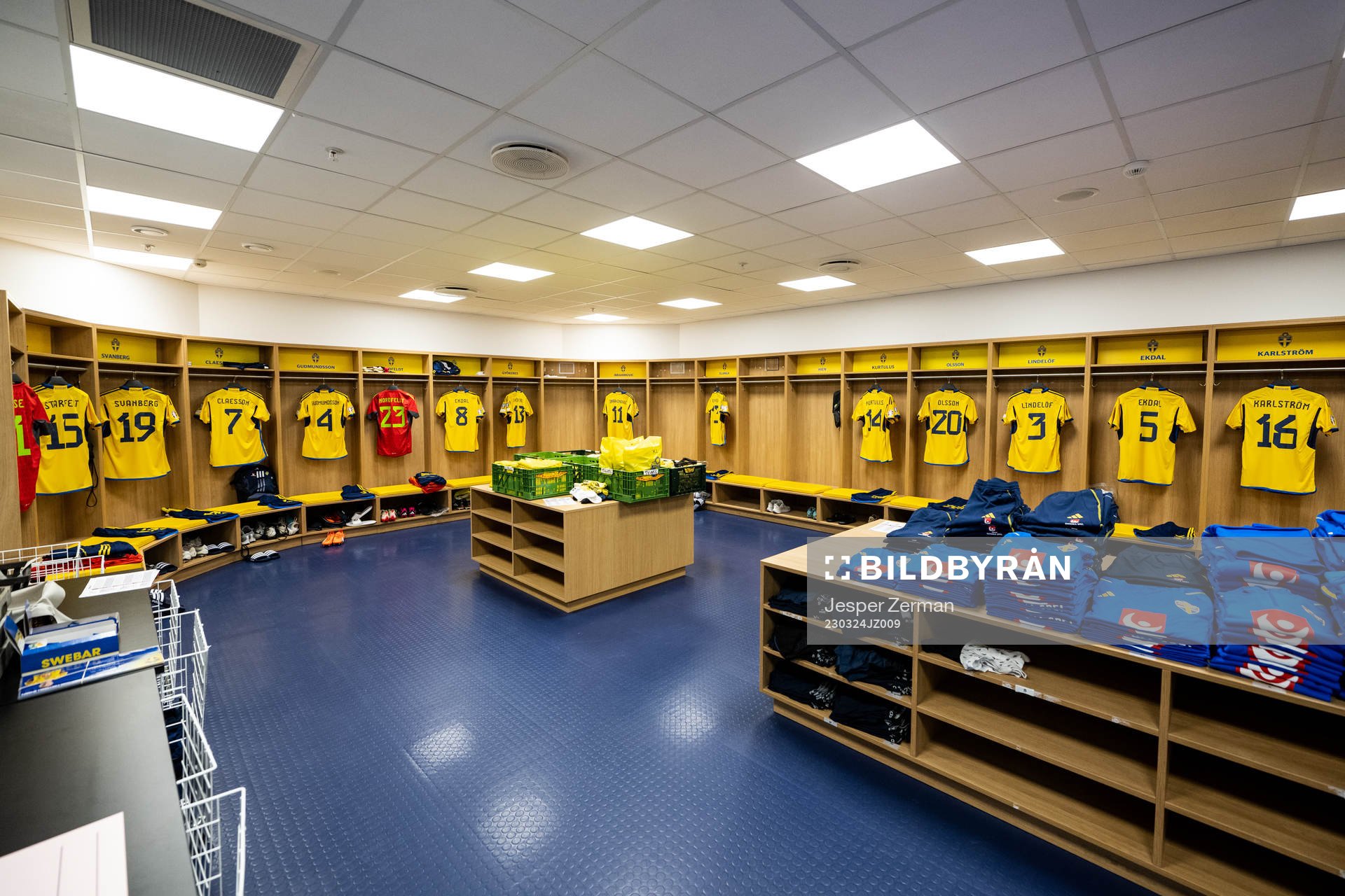 General view of the dressing room of the Swedish men’s