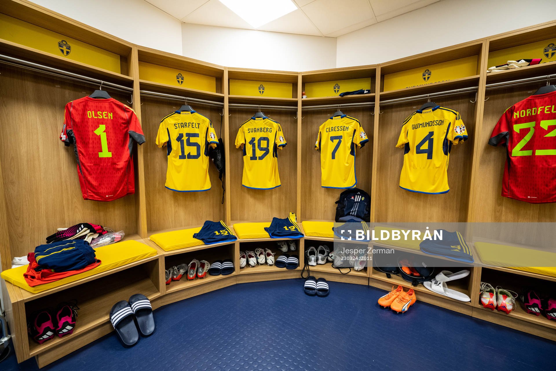 The jerseys of Robin Olsen, Carl Starfelt, Mattias