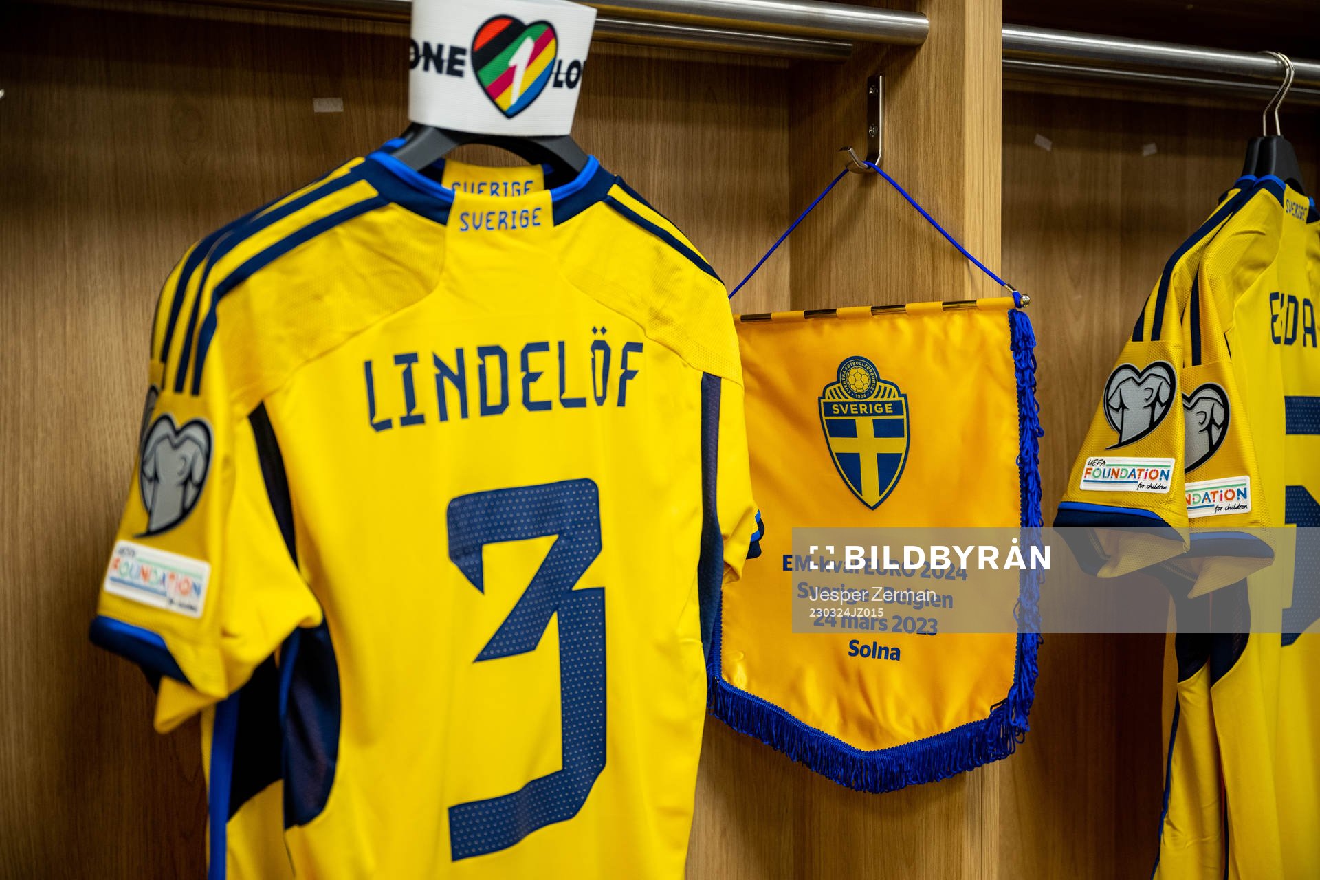 The jersey of Victor Nilsson Lindelöf