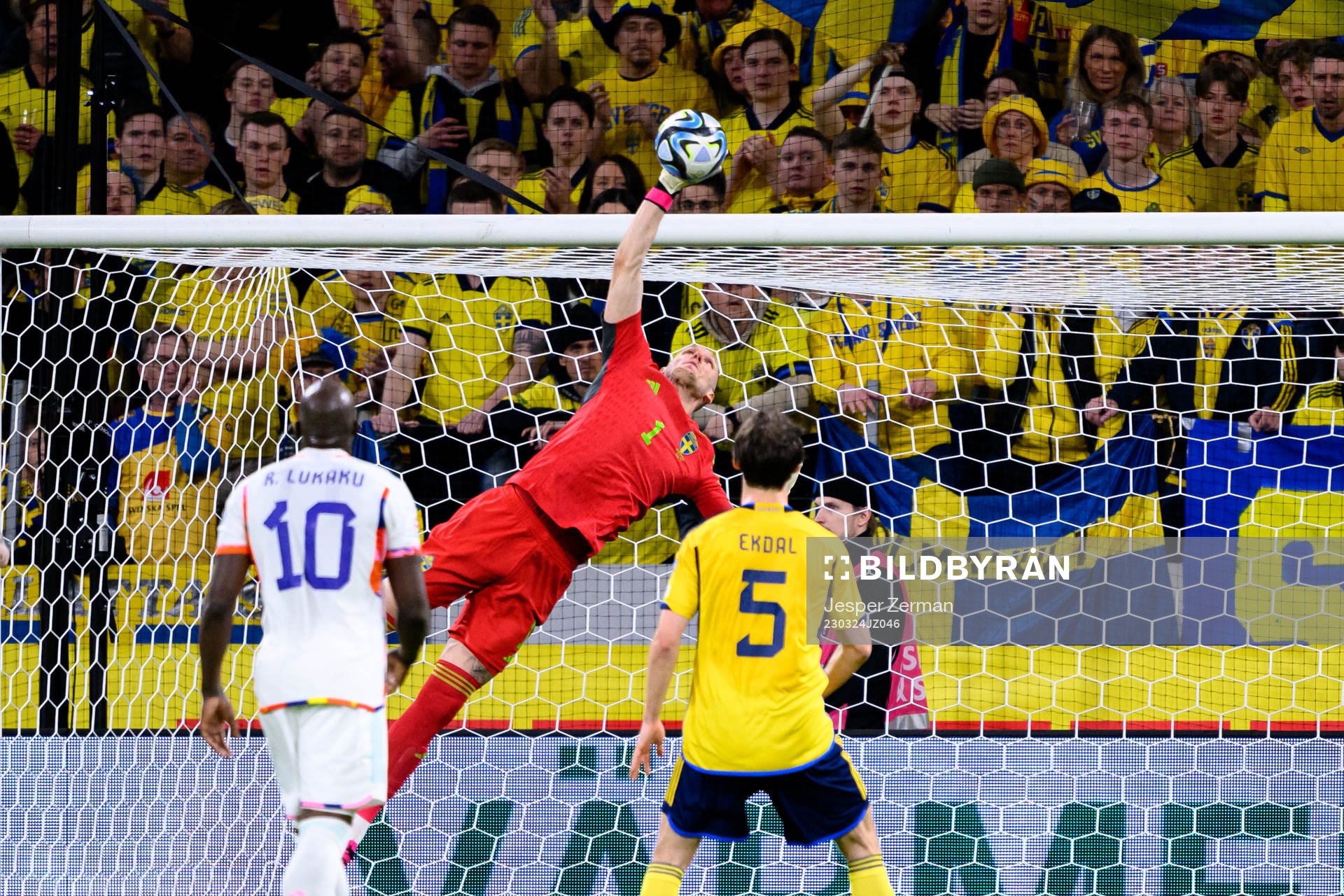Goalkeeper Robin Olsen of Sweden with a save