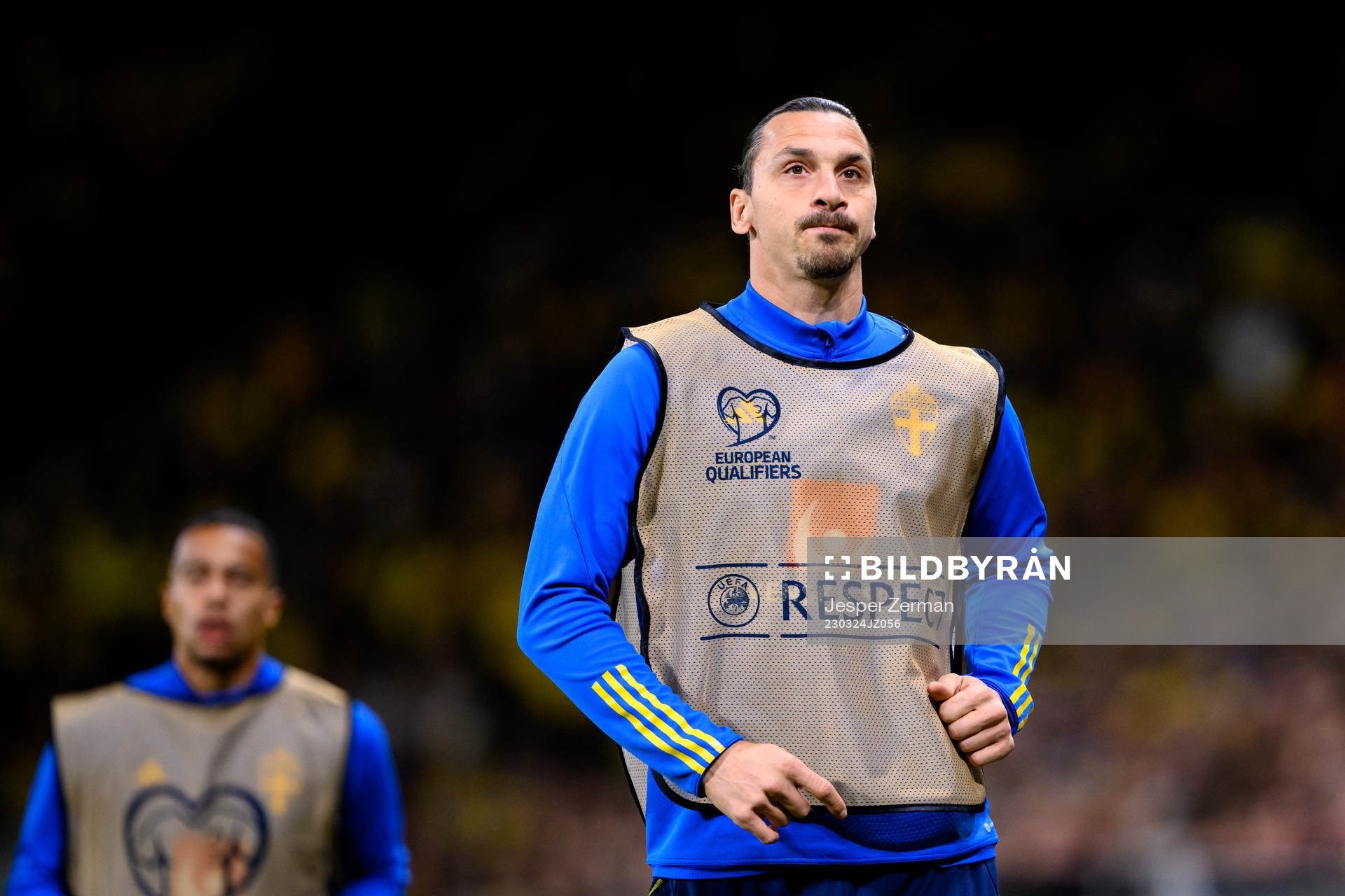 Zlatan Ibrahimovic of Sweden warms up
