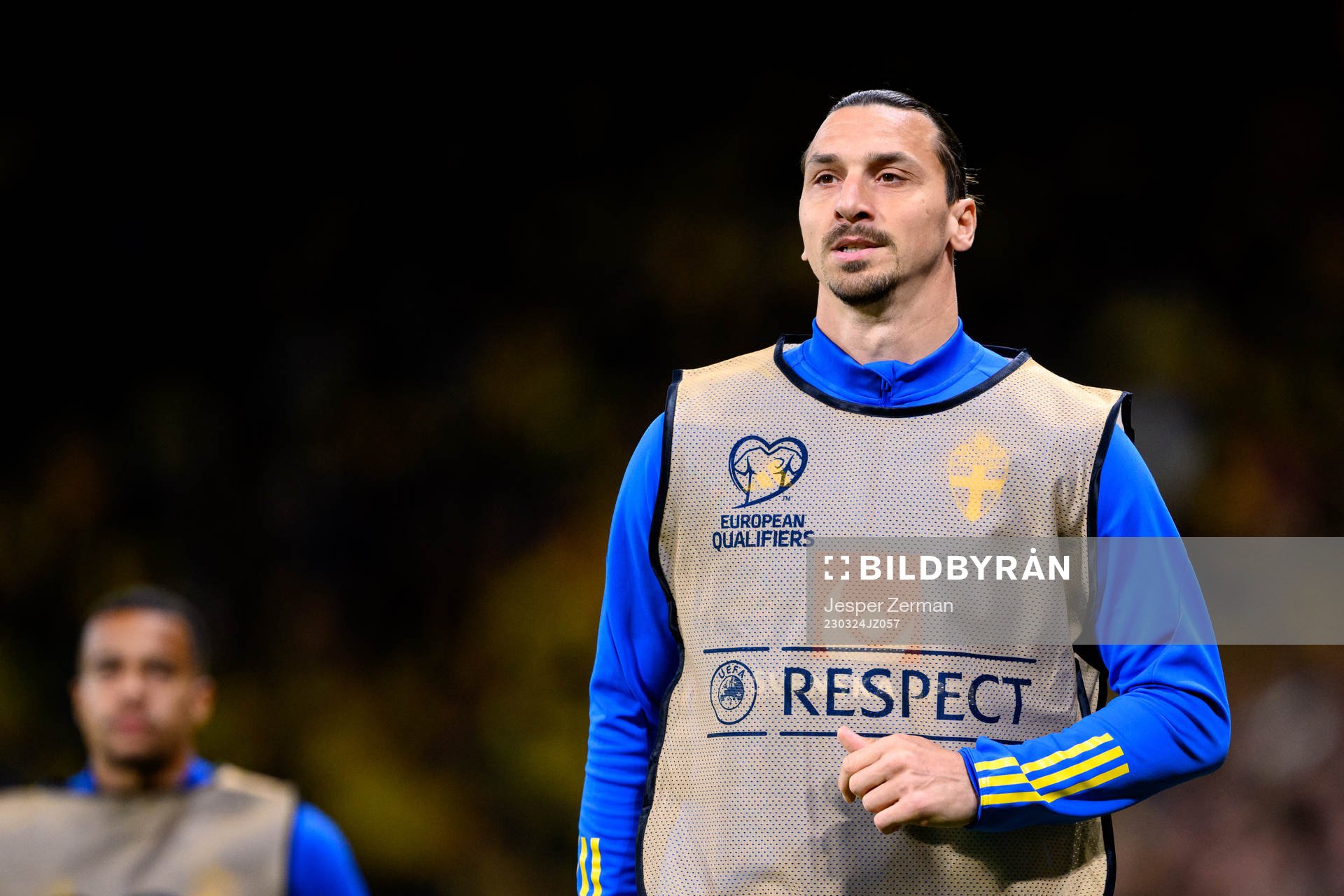 Zlatan Ibrahimovic of Sweden warms up