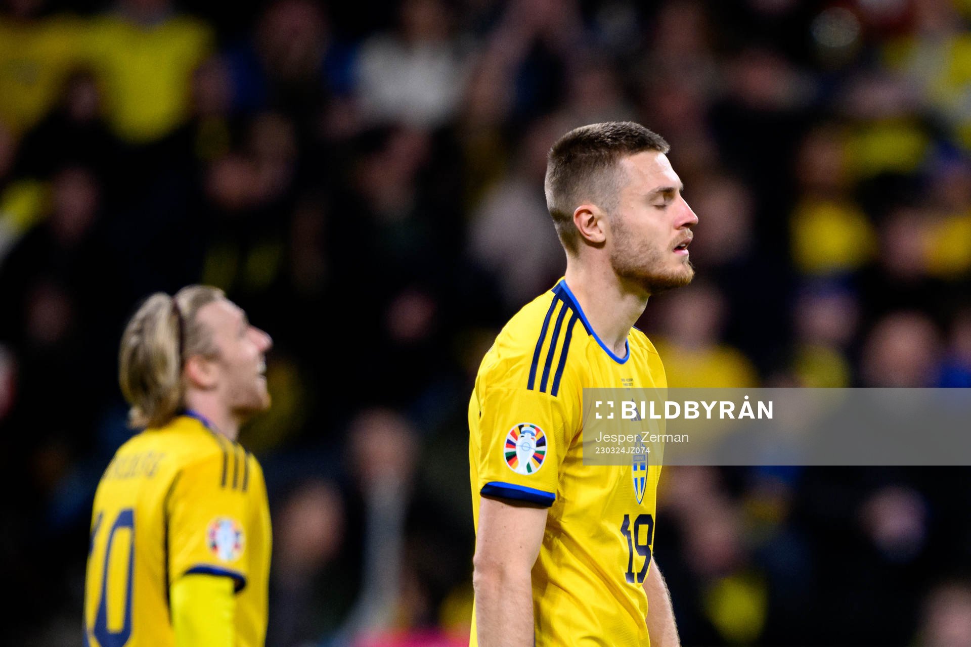 Mattias Svanberg of Sweden looks dejected