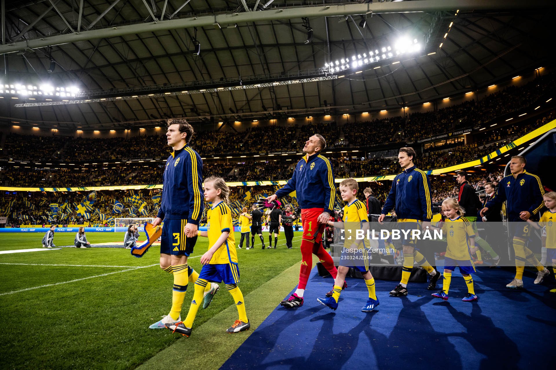 23032Victor Nilsson Lindelöf, goalkeeper Robin Olsen,