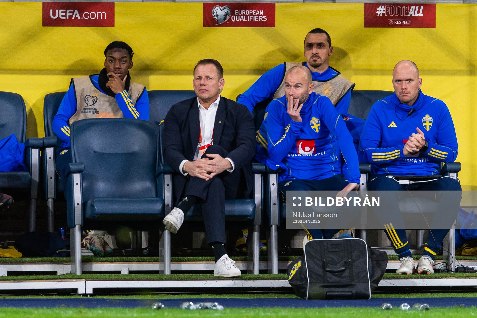 Anthony Elanga and Zlatan Ibrahimovic of Sweden