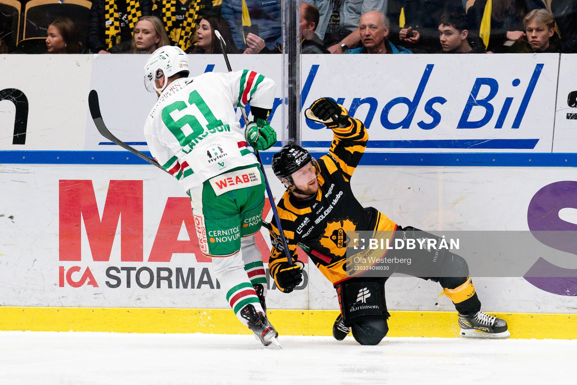 Skellefteå AIKs Oskar Nilsson och Rögles Ludvig Larsson