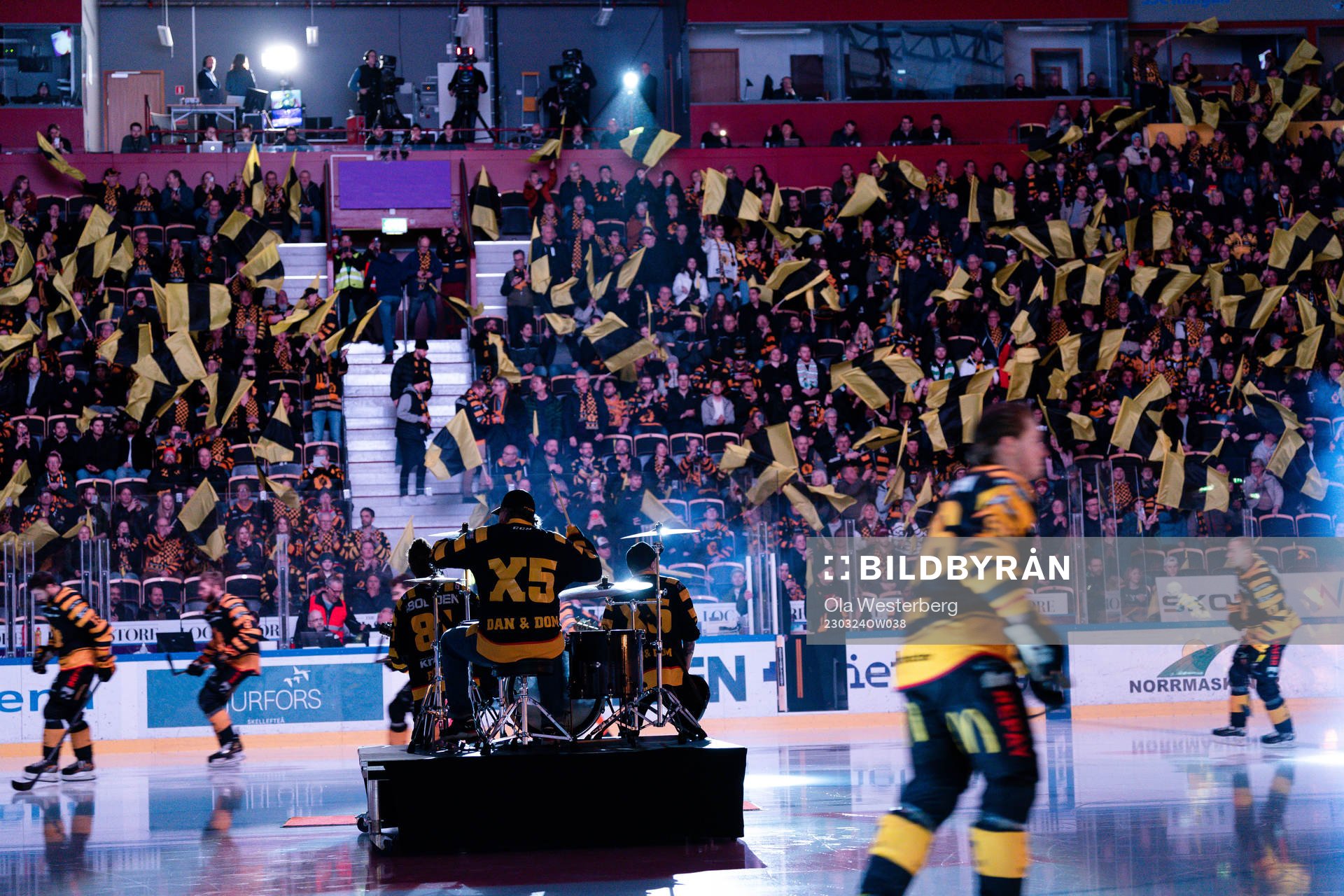 Intro före kvartsfinal fem i SHL mellan Skellefteå och