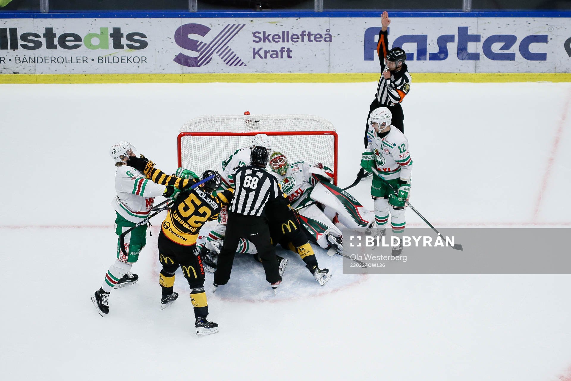 Rögles Tony Sund och Skellefteå AIKs Arvid Lundberg