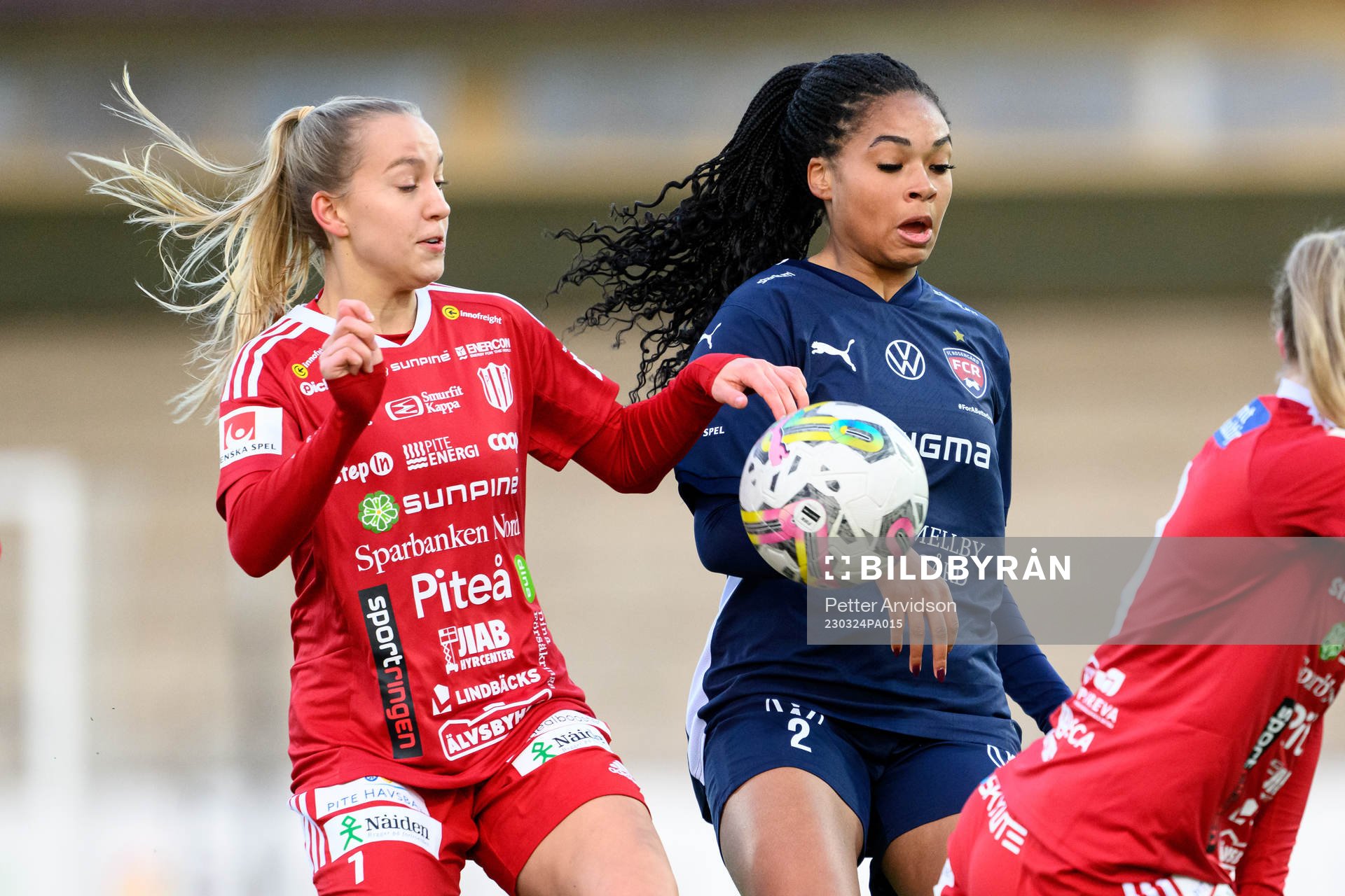 Piteås Sara Eriksson och FC Rosengårds Isabella Obaze
