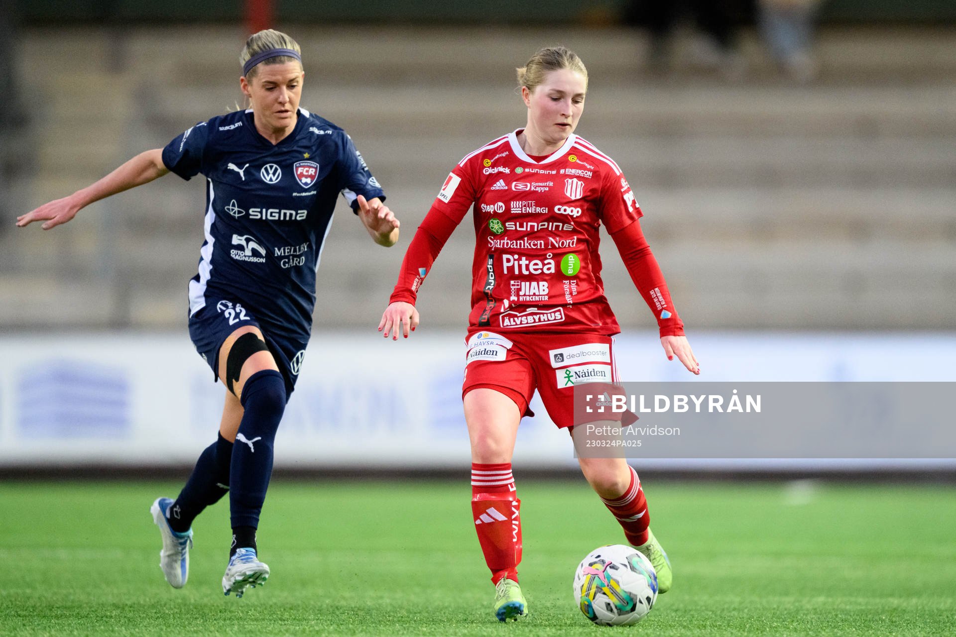 FC Rosengårds Olivia Schough och Piteås Hanna Andersson