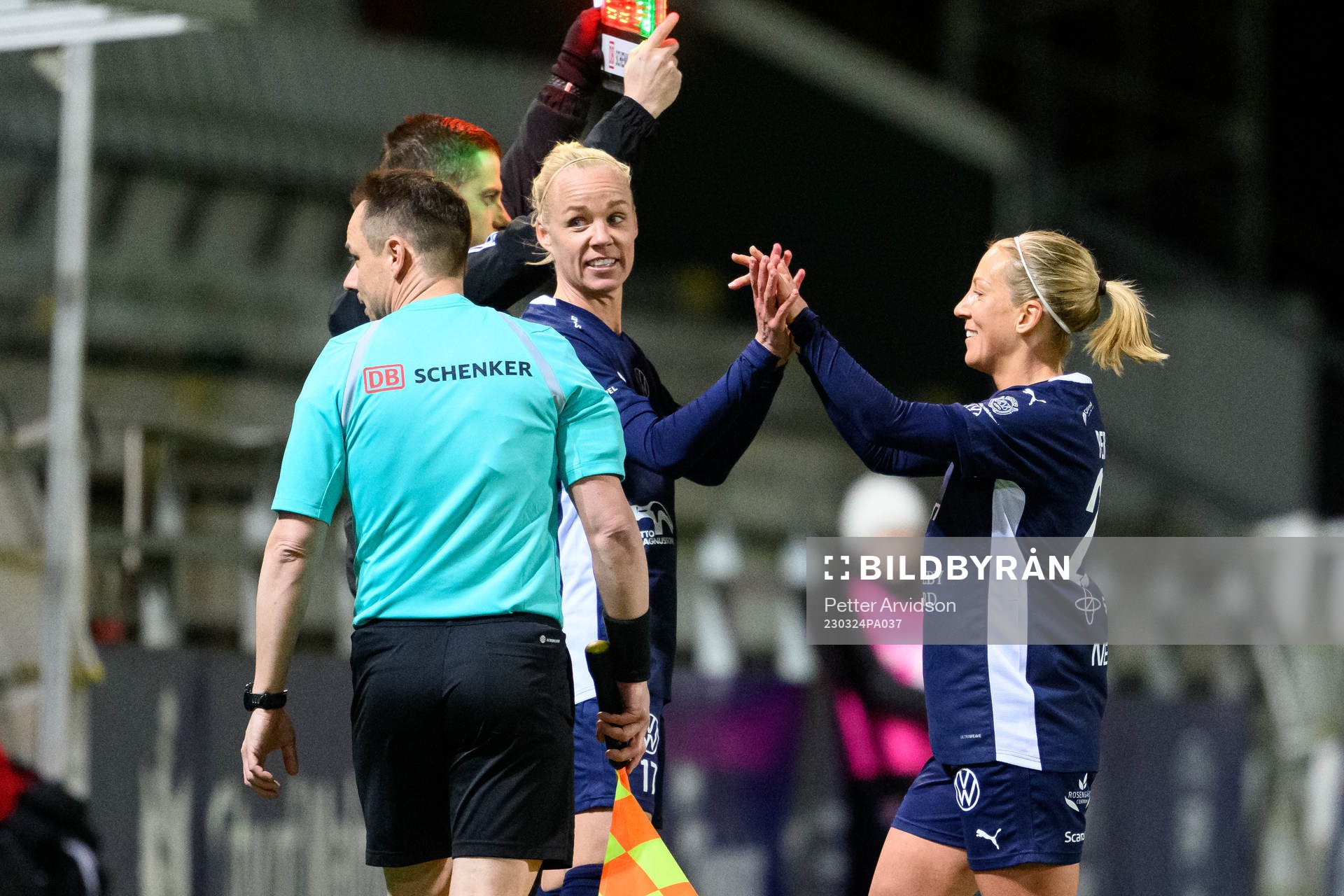 FC Rosengårds Caroline Seger byts in istället för Mia