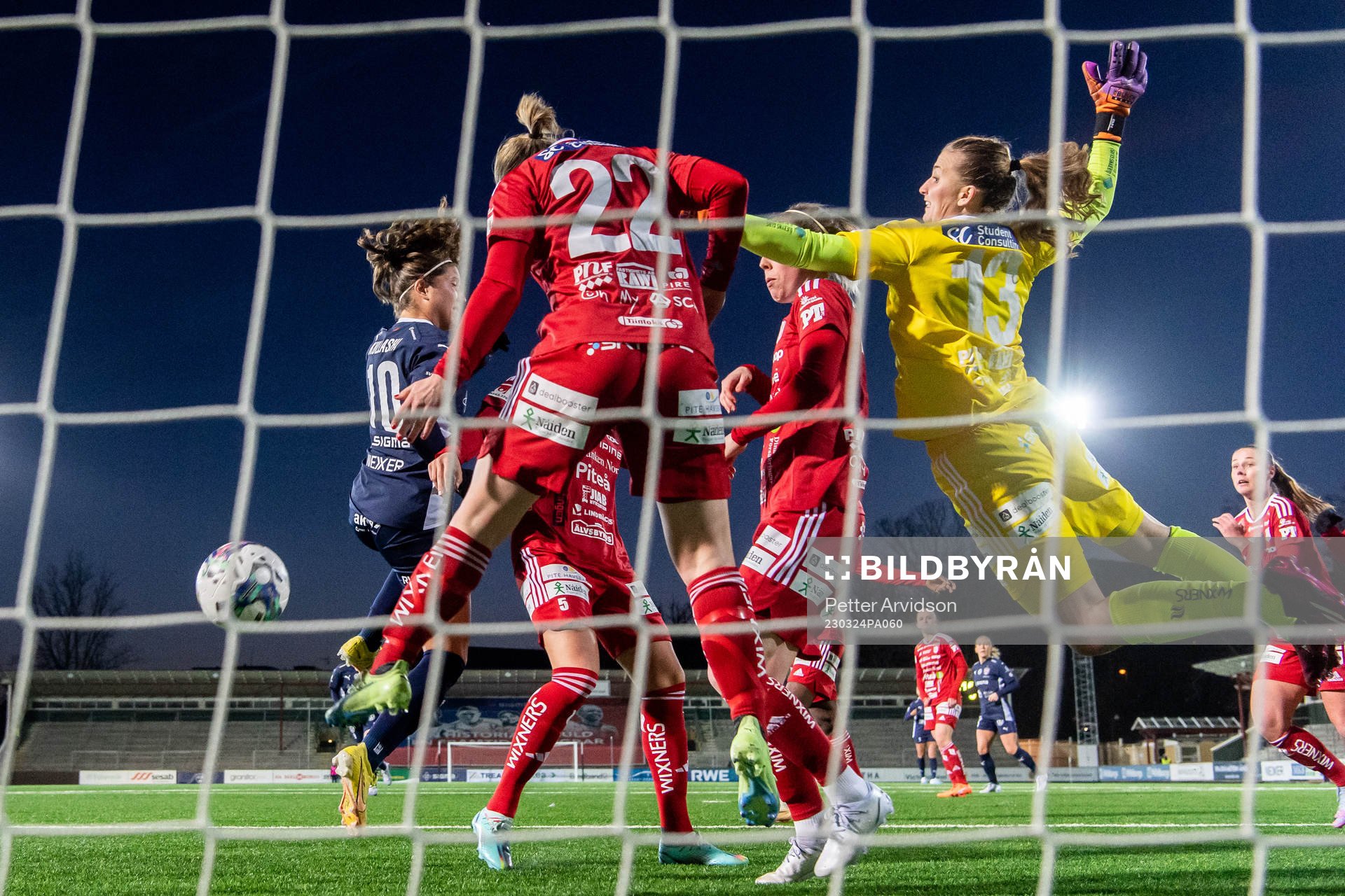 FC Rosengårds Loreta Kullashi gör 1-0 bakom Piteås