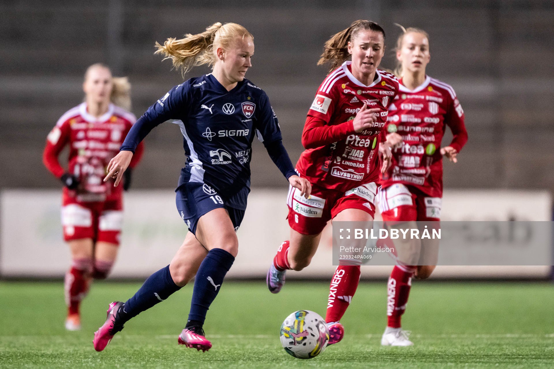 FC Rosengårds Sofie Bruun Bredgaard och Piteås Olivia Holm