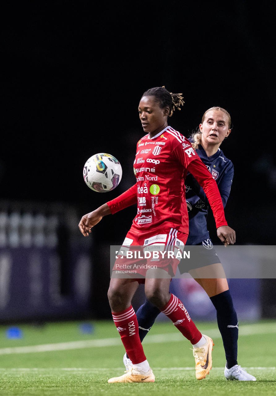 Piteås Anam Imo och FC Rosengårds Ria Noora Minerva Öling