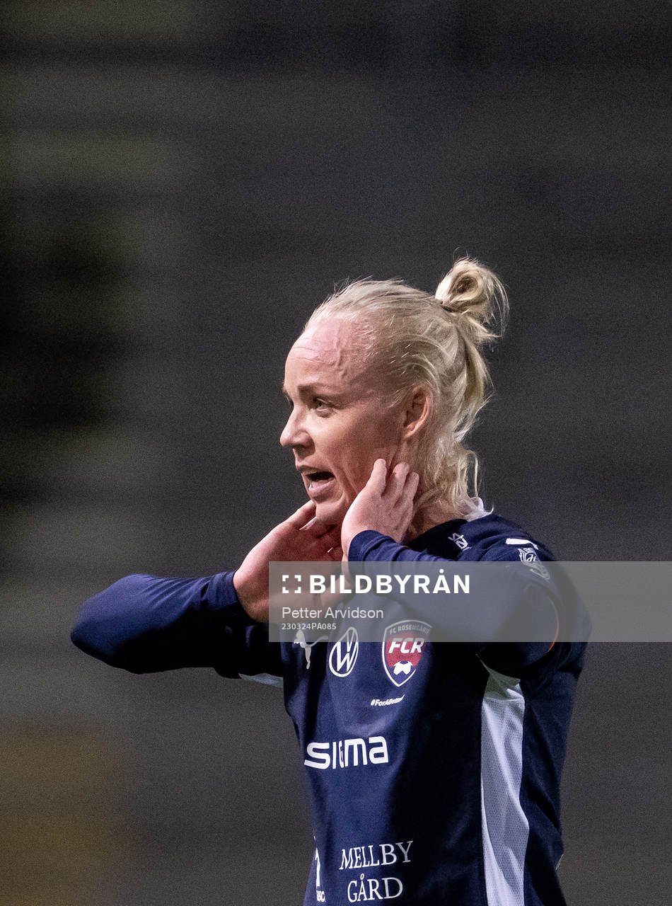 FC Rosengårds Caroline Seger deppar