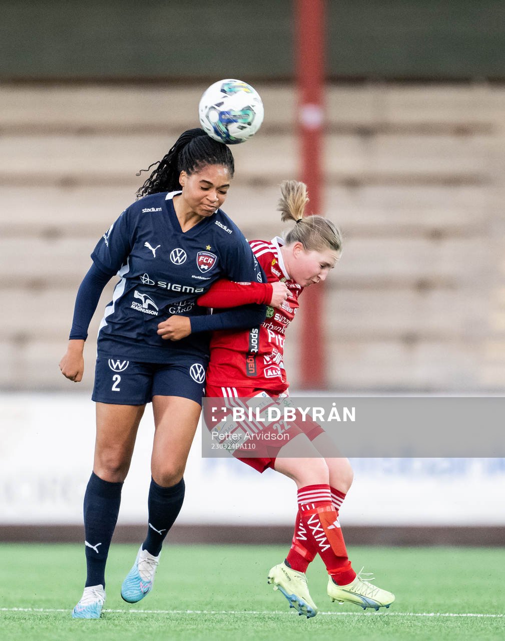 FC Rosengårds Isabella Obaze och Piteås Hanna Andersson