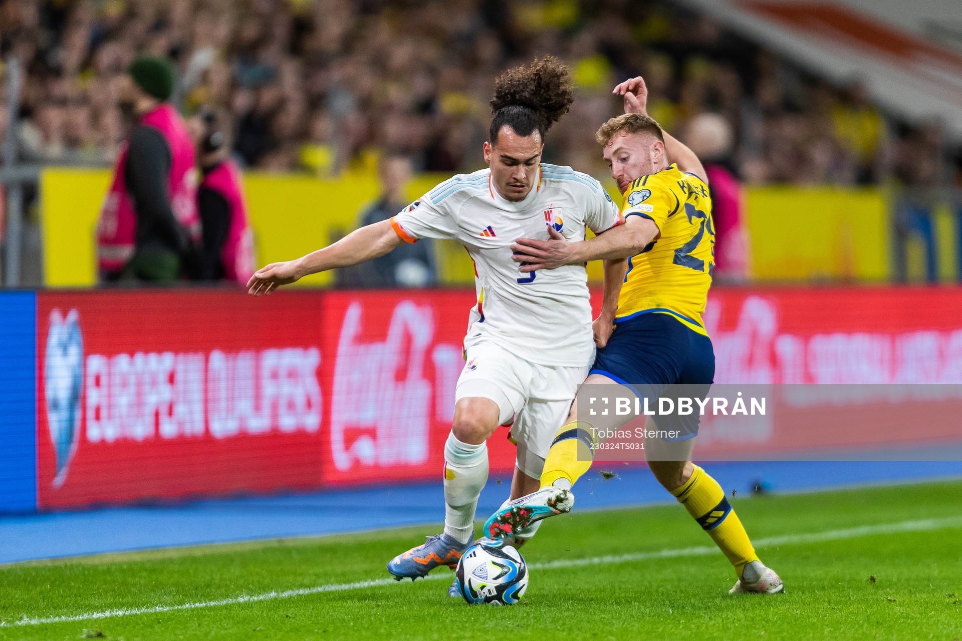 Arthur Theate of Belgium and Dejan Kulusevski of Sweden
