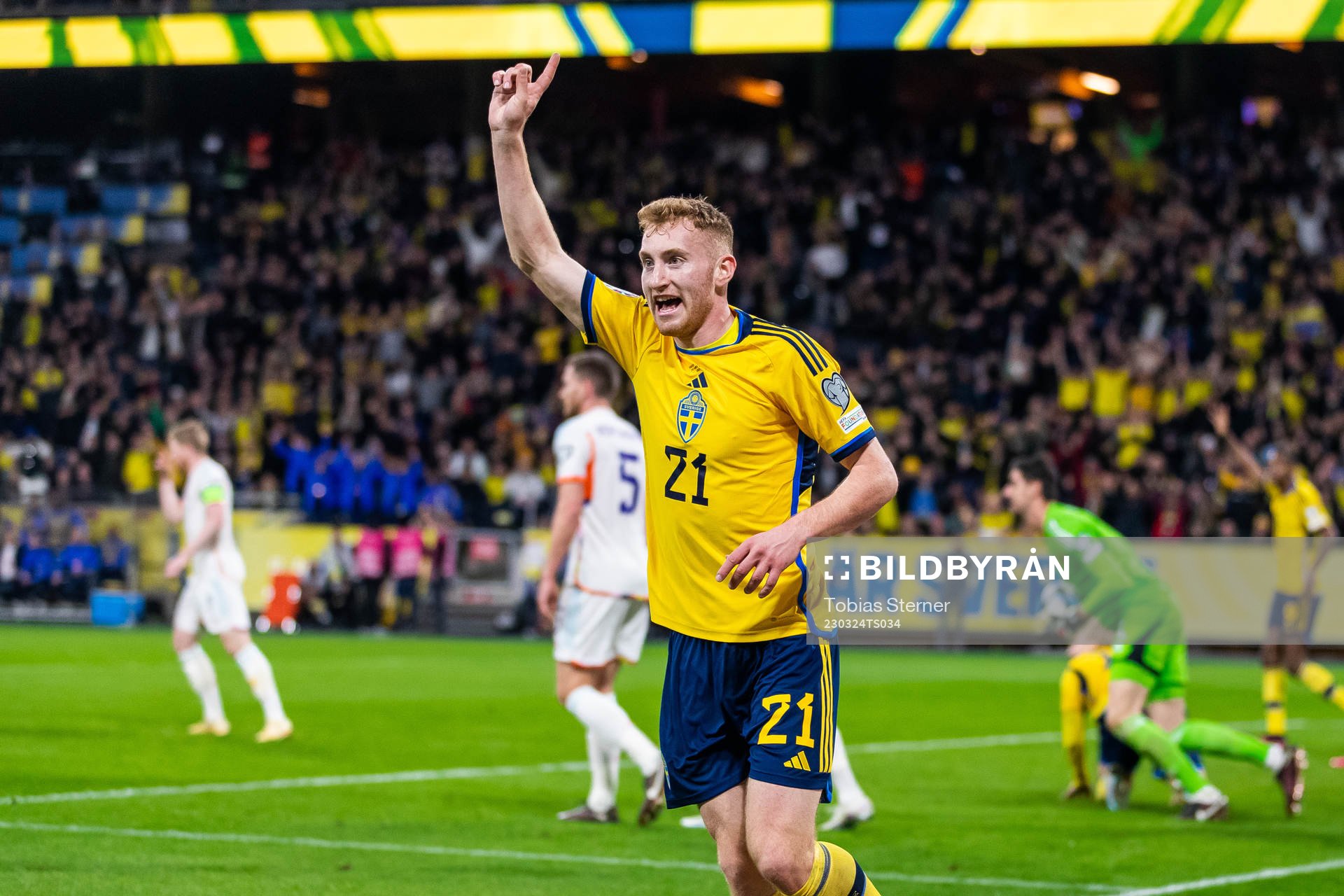 Dejan Kulusevski of Sweden reacts